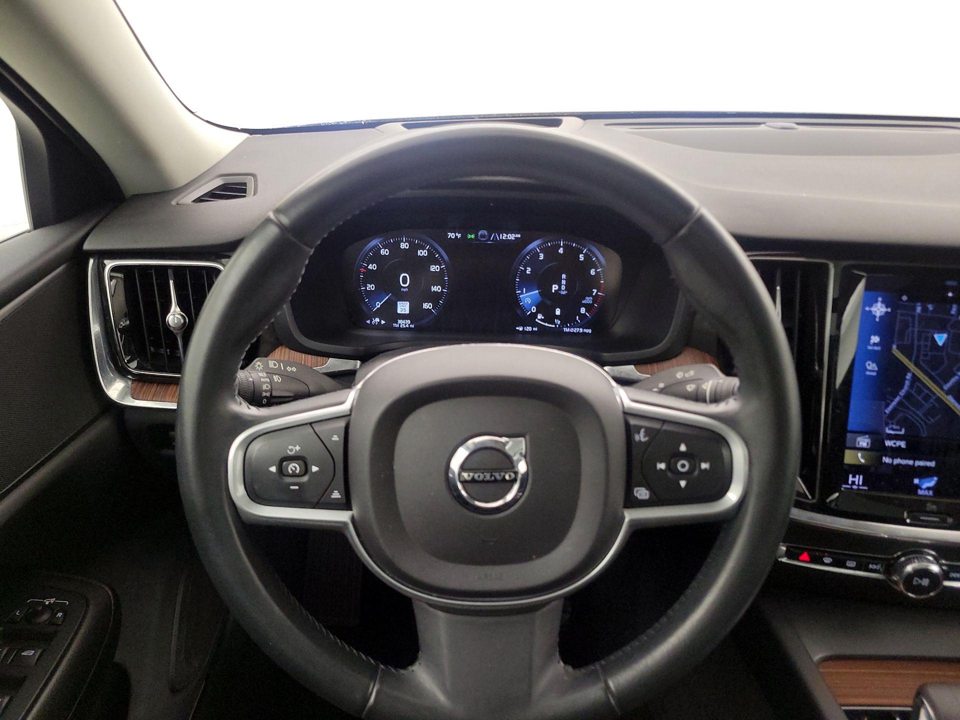 Thumbnail: 2022 Volvo S60 - 10