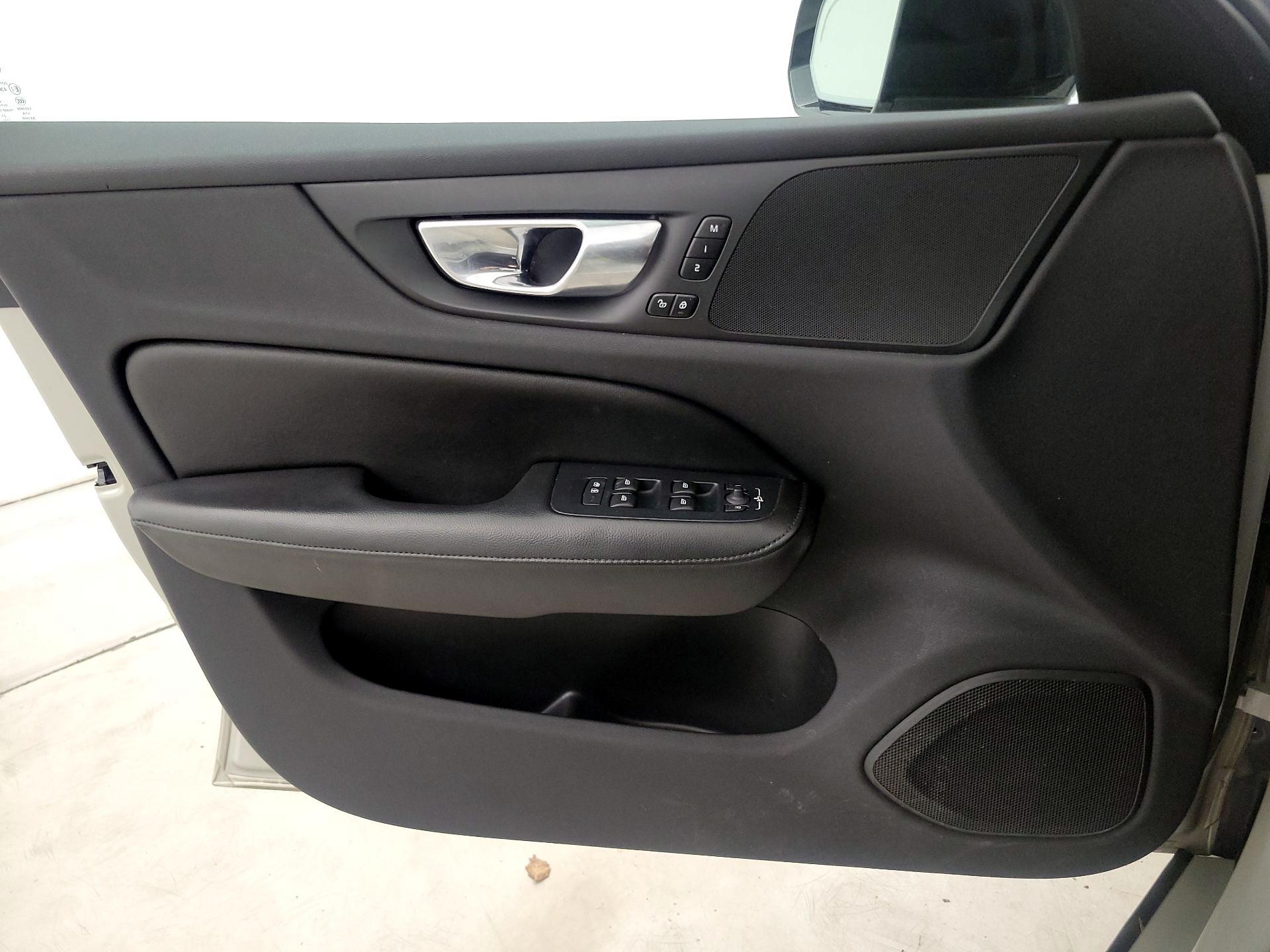 Thumbnail: 2022 Volvo S60 - 12