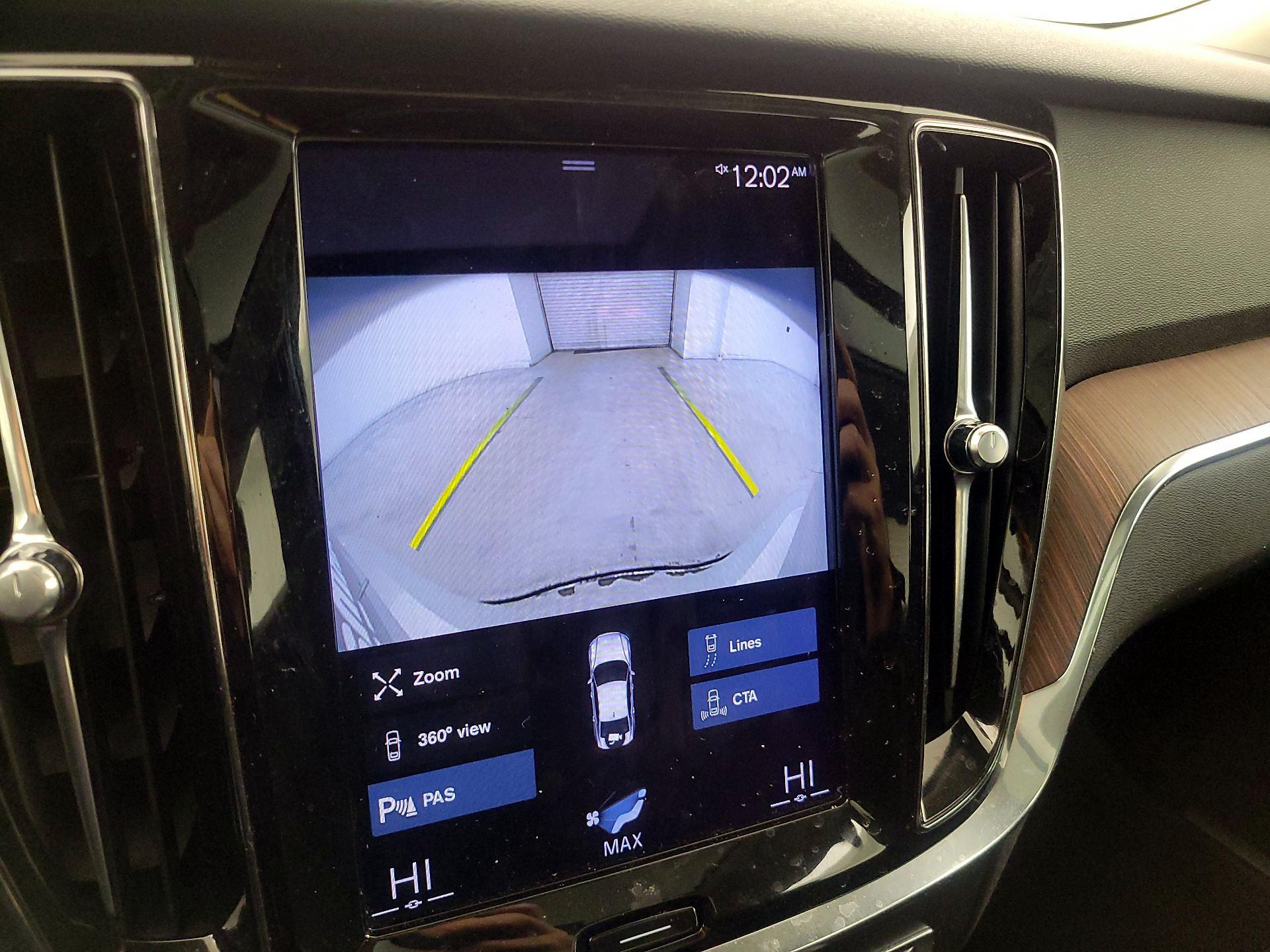 Thumbnail: 2022 Volvo S60 - 15