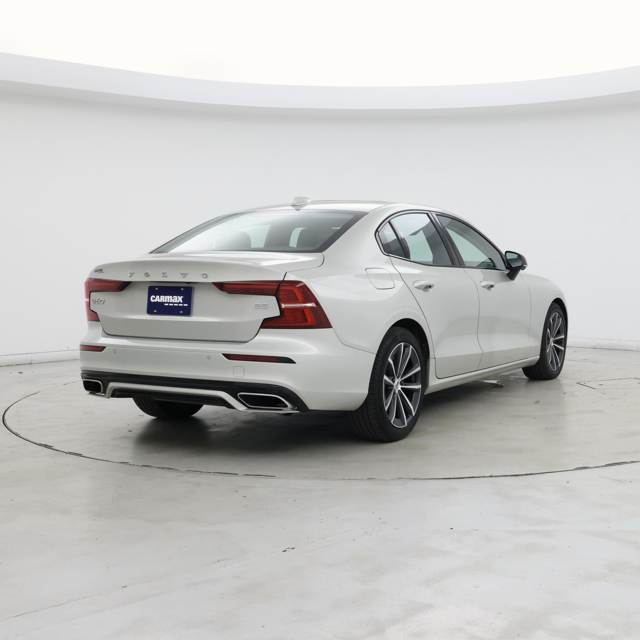 Thumbnail: 2022 Volvo S60 - 8