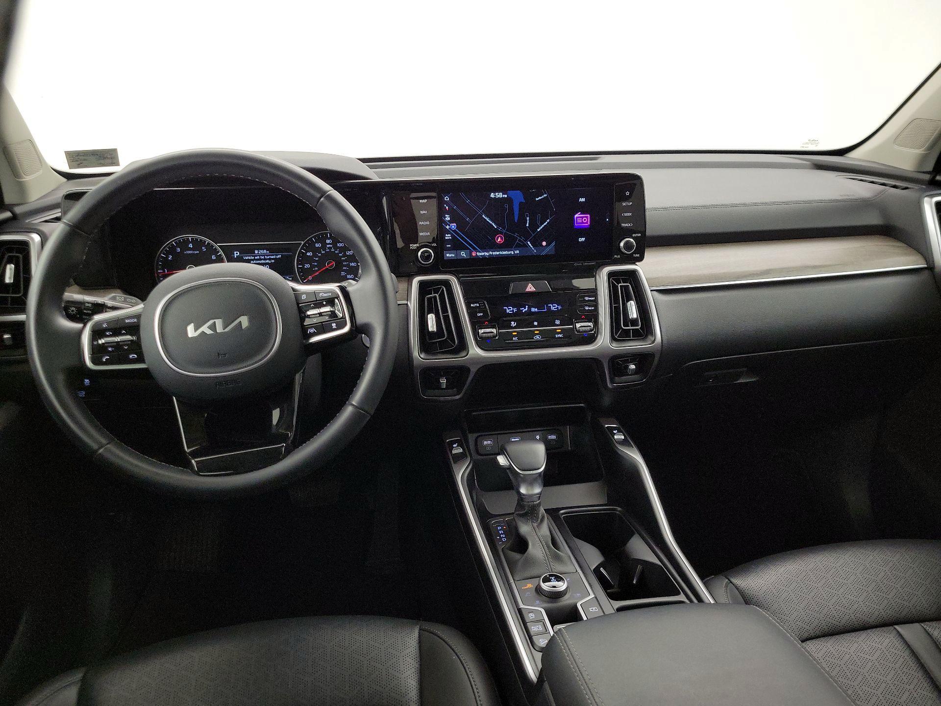 Thumbnail: 2023 Kia Sorento - 9