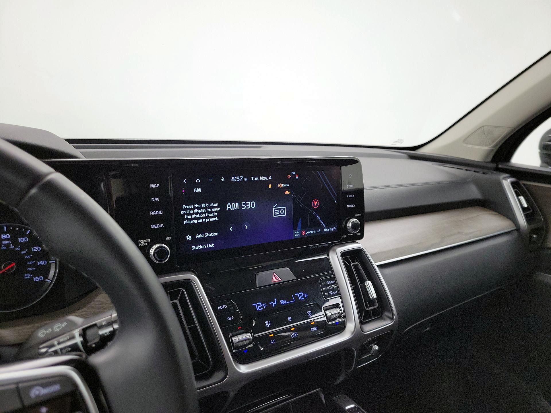 Thumbnail: 2023 Kia Sorento - 16