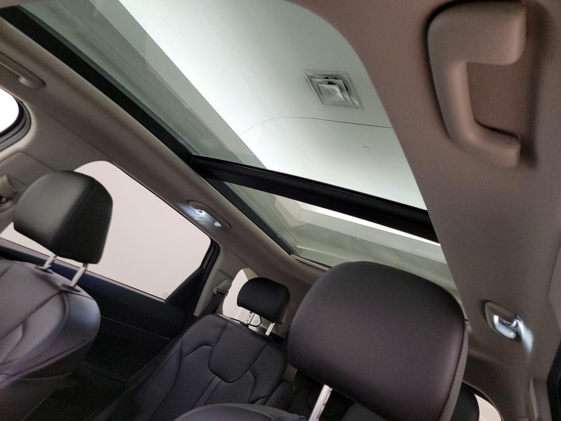 Thumbnail: 2023 Kia Sorento - 20