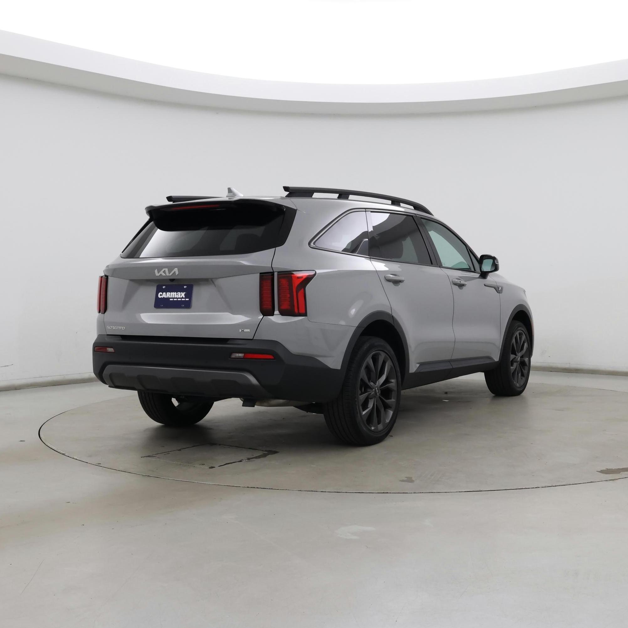 Thumbnail: 2023 Kia Sorento - 8