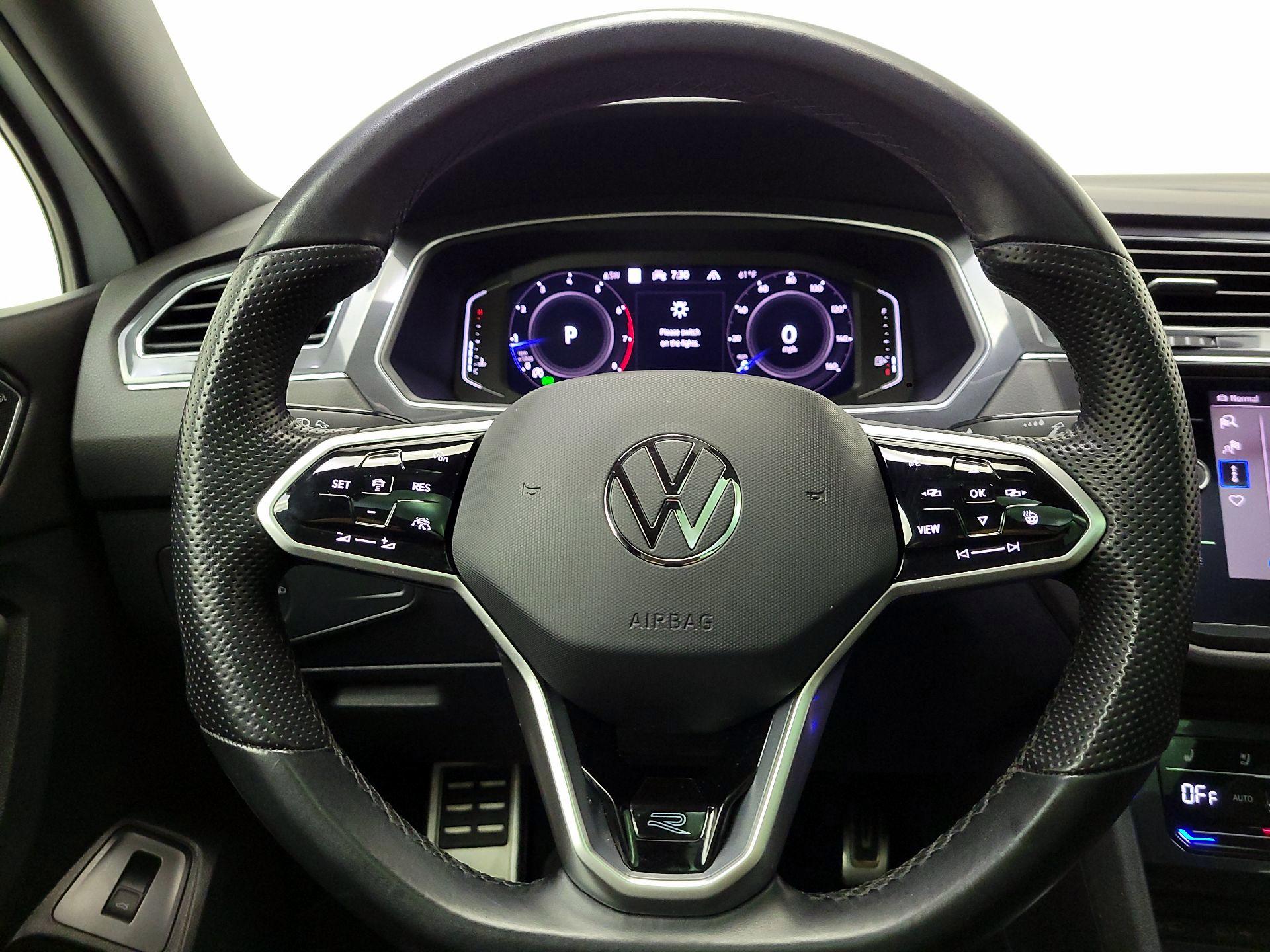 Thumbnail: 2022 Volkswagen Tiguan - 10