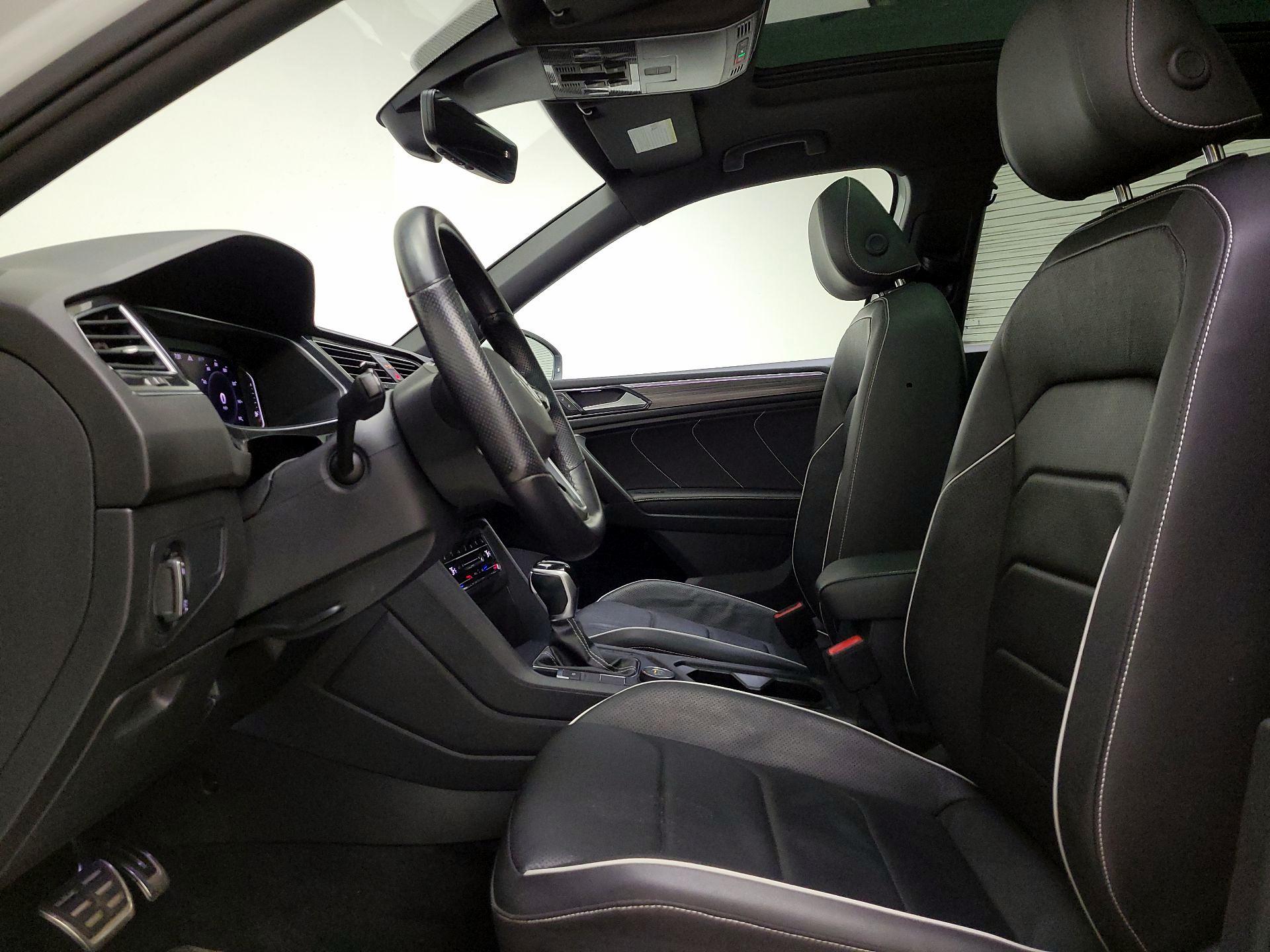 Thumbnail: 2022 Volkswagen Tiguan - 11