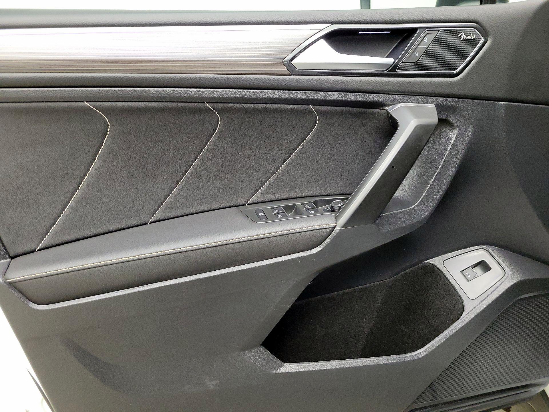 Thumbnail: 2022 Volkswagen Tiguan - 12