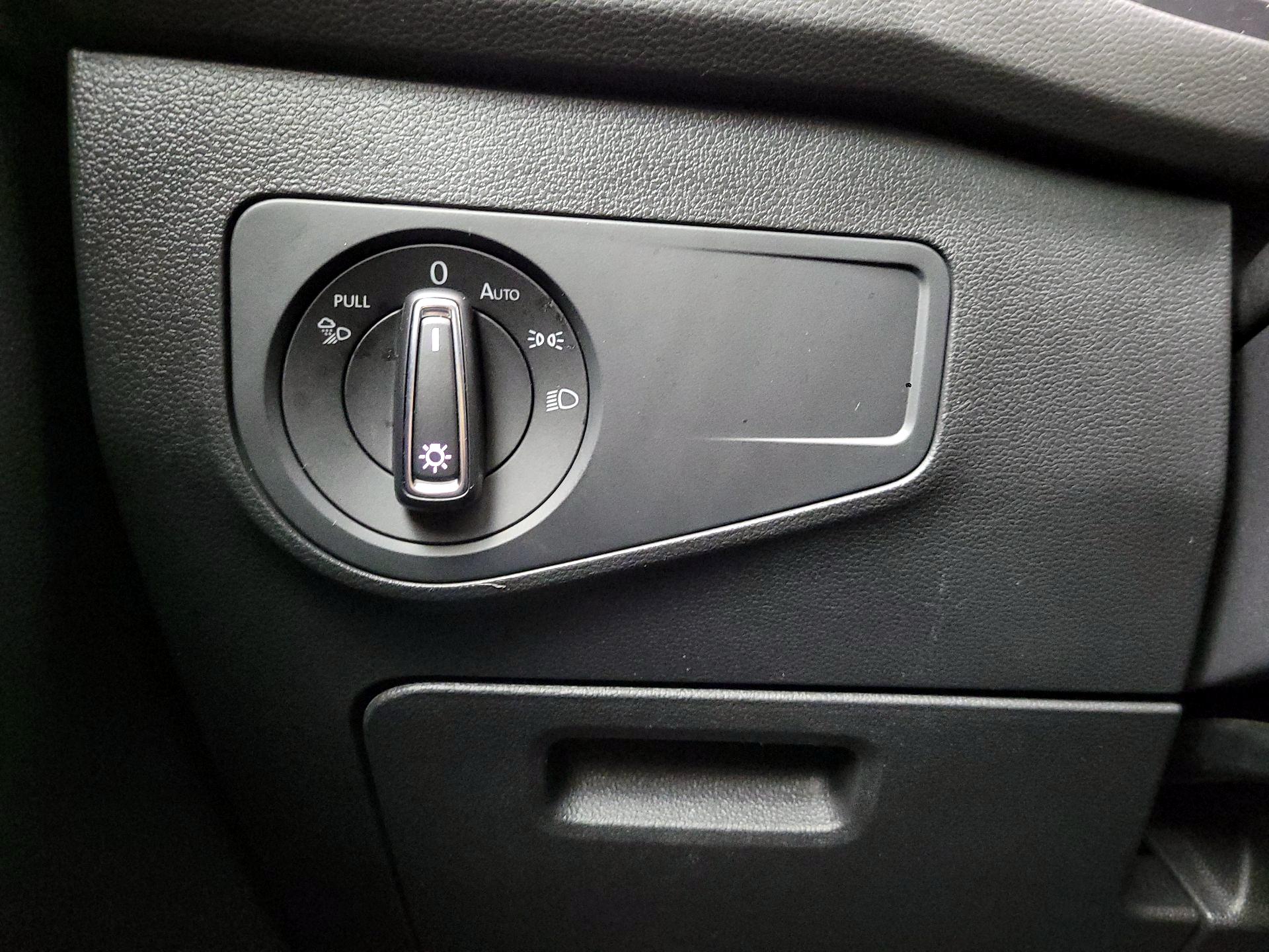 Thumbnail: 2022 Volkswagen Tiguan - 13