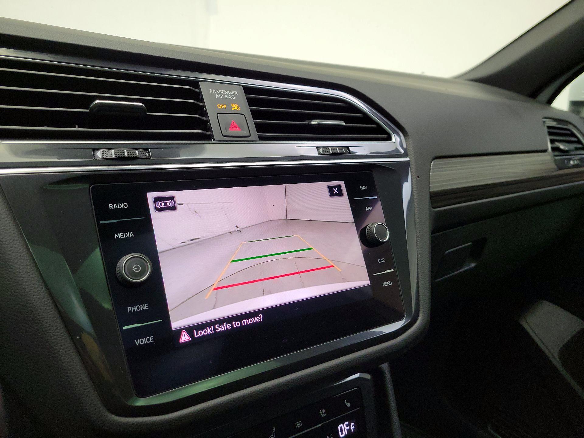 Thumbnail: 2022 Volkswagen Tiguan - 15