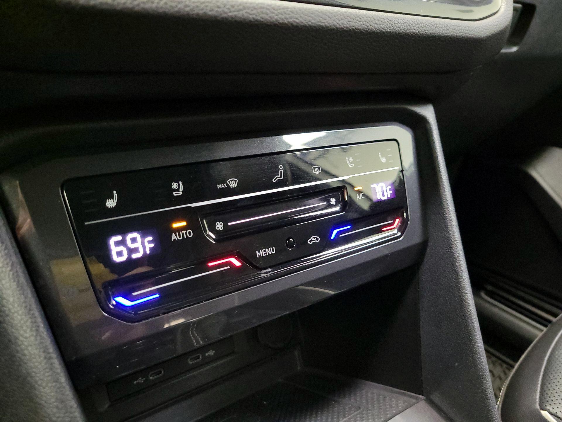 Thumbnail: 2022 Volkswagen Tiguan - 17