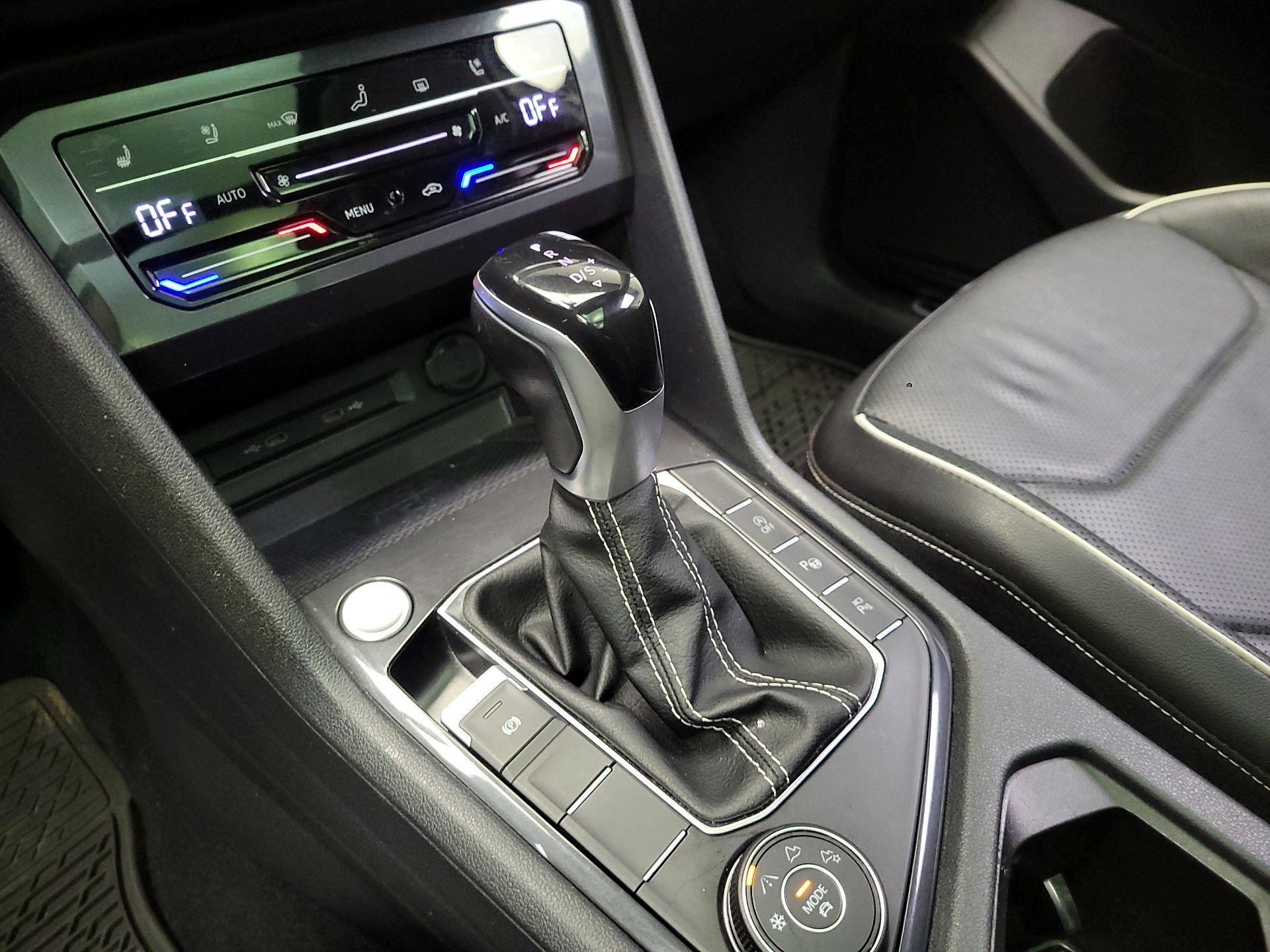 Thumbnail: 2022 Volkswagen Tiguan - 18