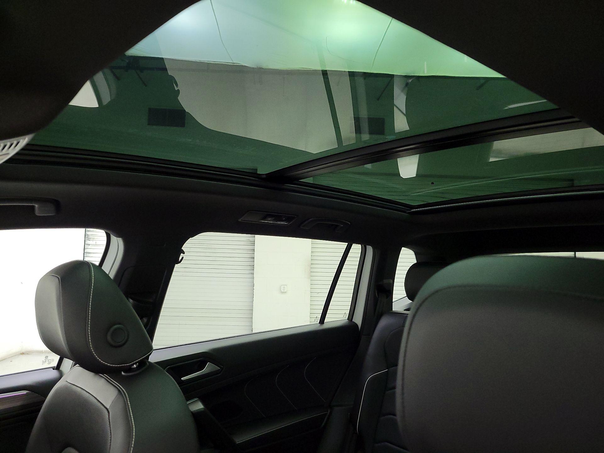 Thumbnail: 2022 Volkswagen Tiguan - 20