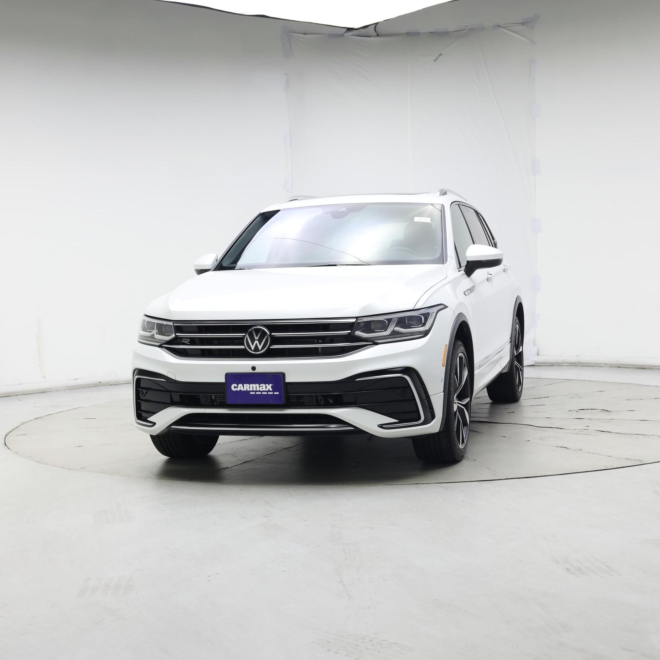 Thumbnail: 2022 Volkswagen Tiguan - 4