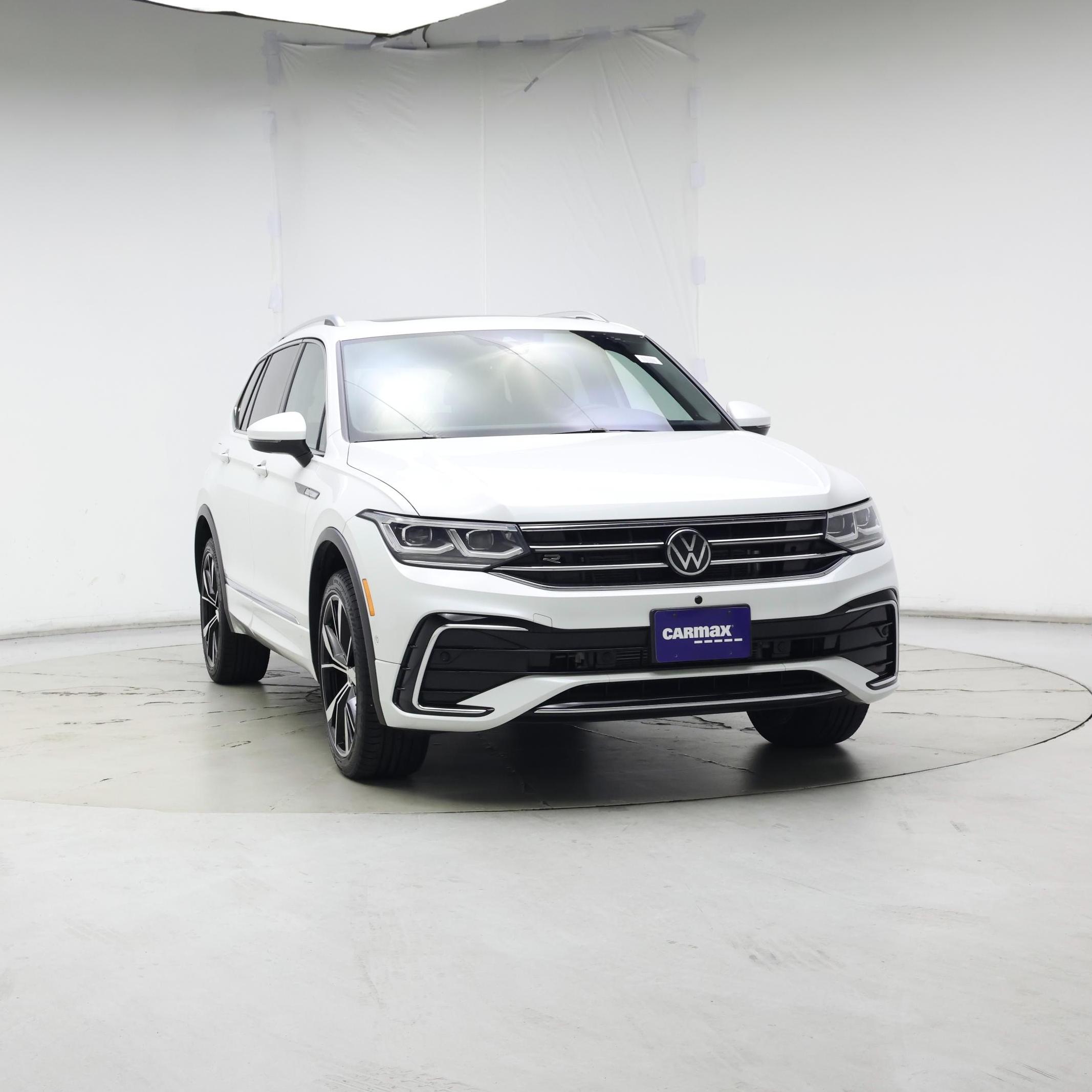 Thumbnail: 2022 Volkswagen Tiguan - 5