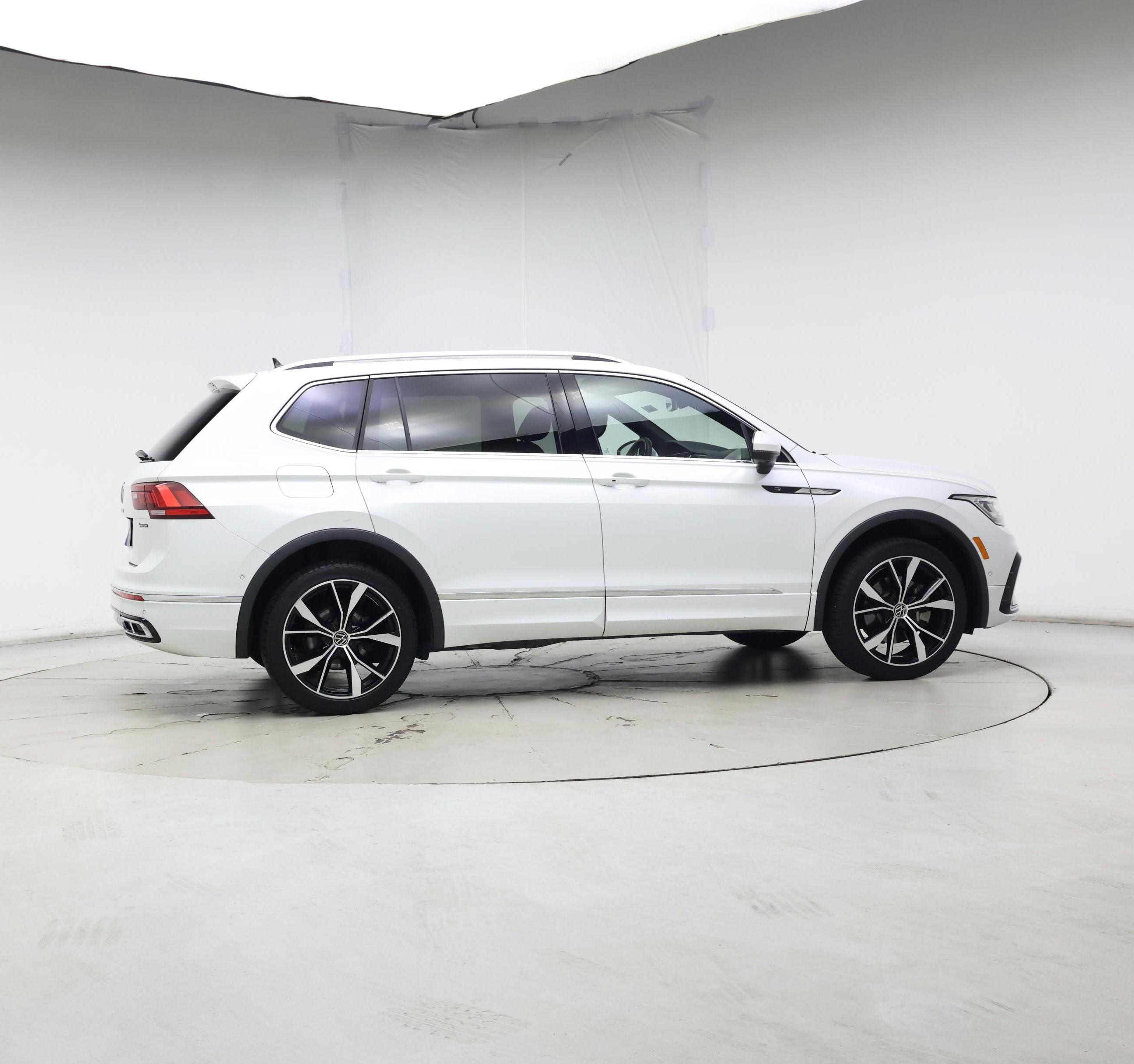 Thumbnail: 2022 Volkswagen Tiguan - 7