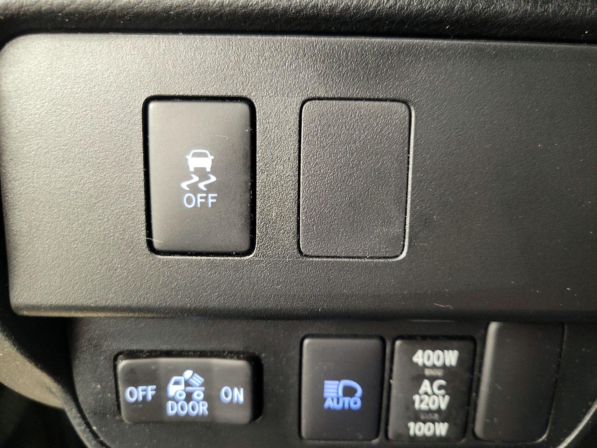 Thumbnail: 2022 Toyota Tacoma - 13