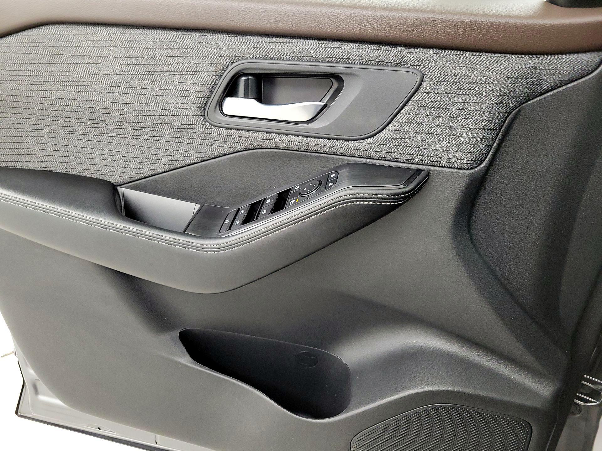 Thumbnail: 2023 Nissan Rogue - 12