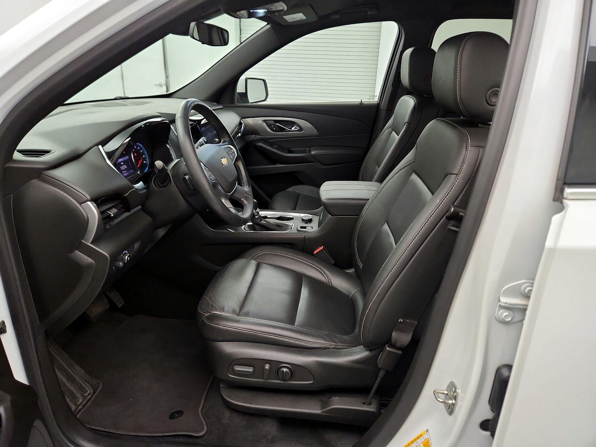 Thumbnail: 2023 Chevrolet Traverse - 9