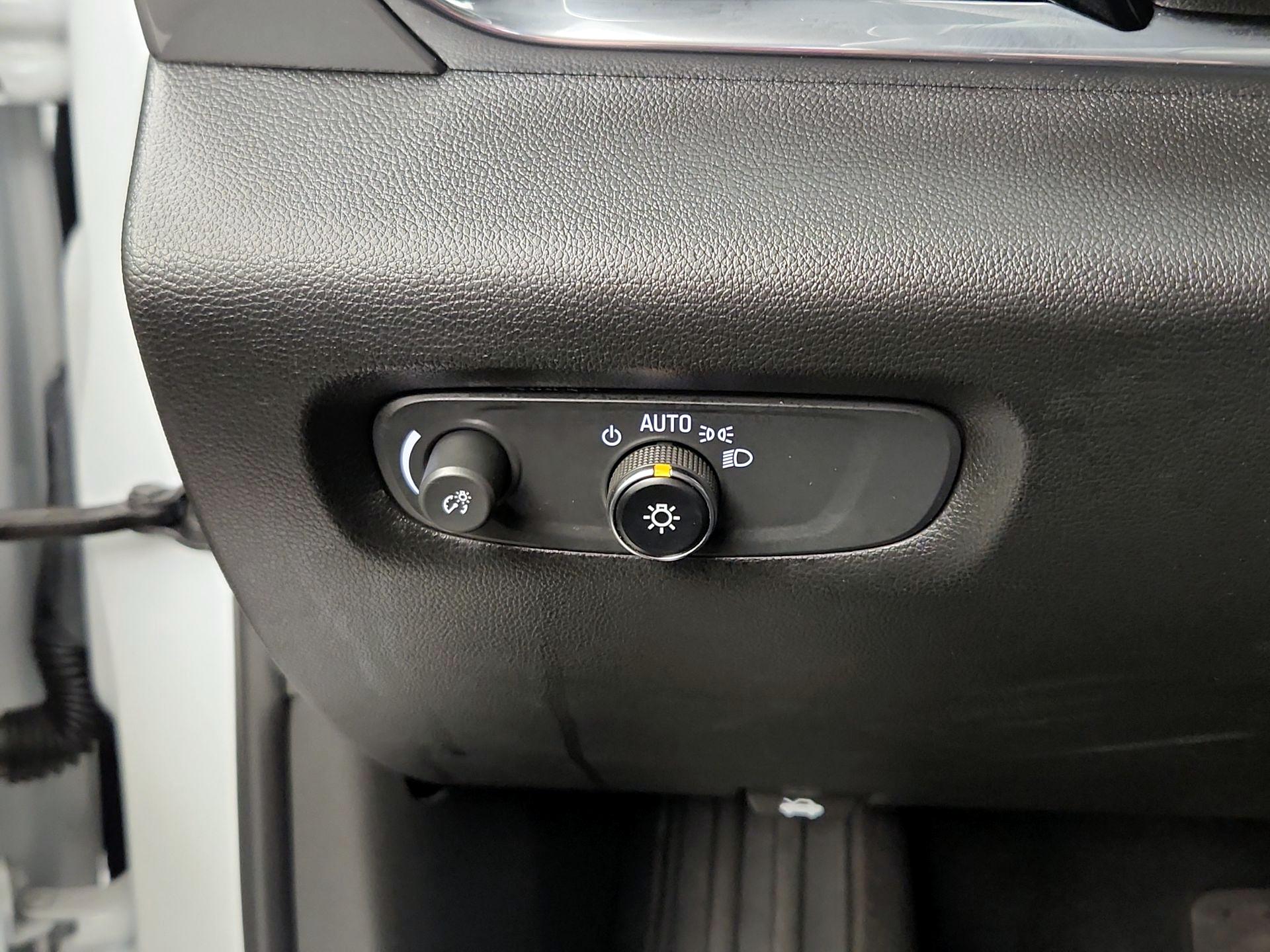 Thumbnail: 2023 Chevrolet Traverse - 11