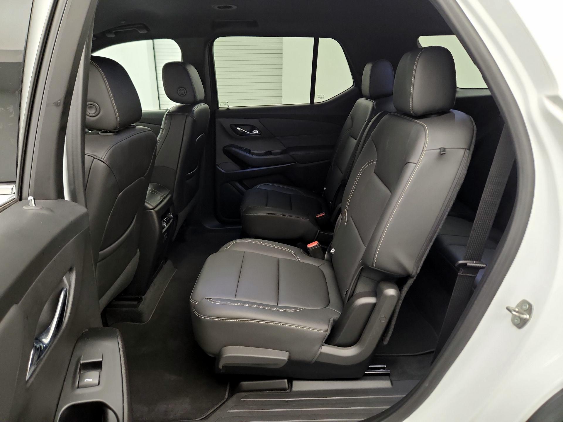 Thumbnail: 2023 Chevrolet Traverse - 17