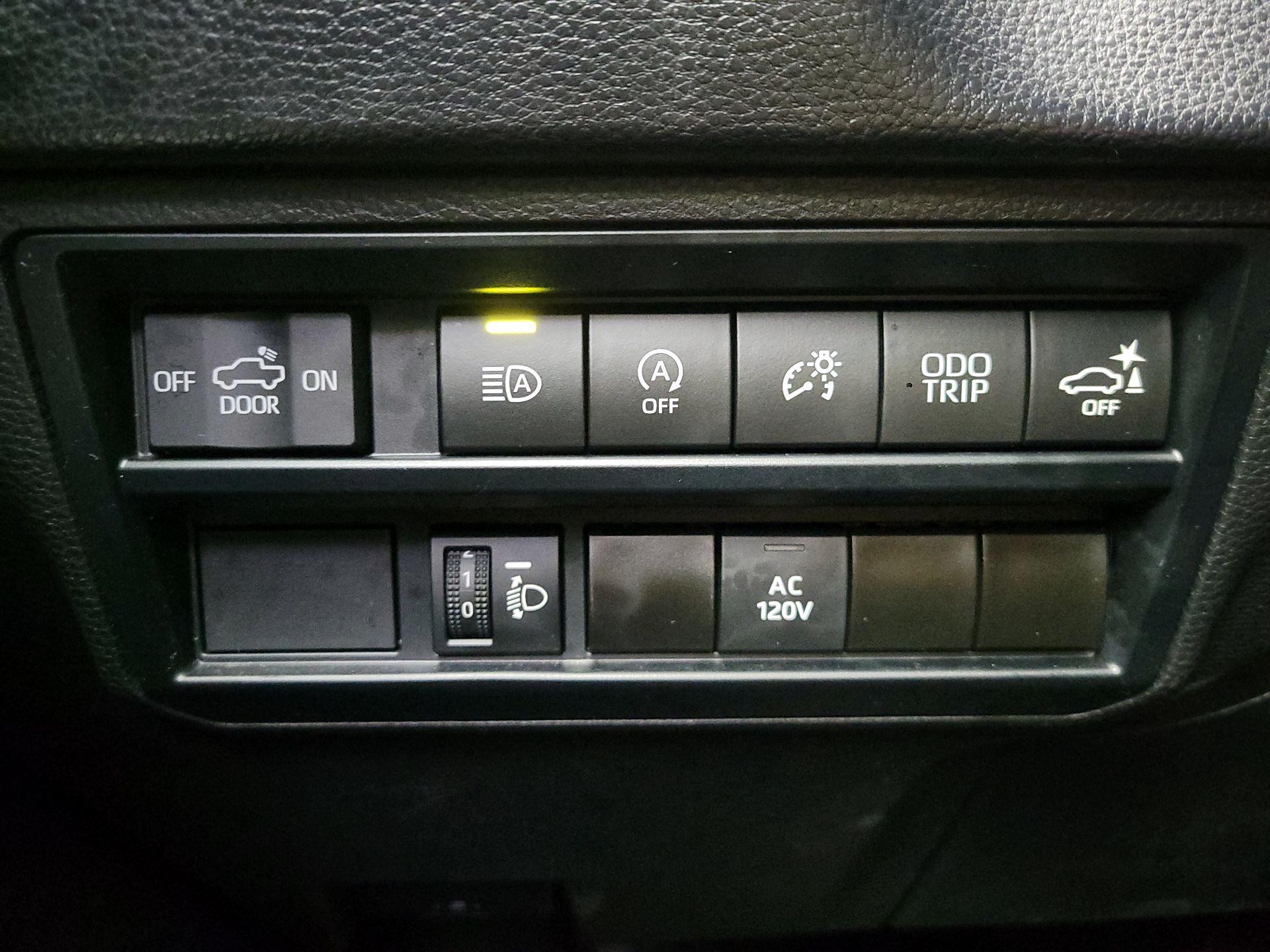 Thumbnail: 2023 Toyota Tundra - 13