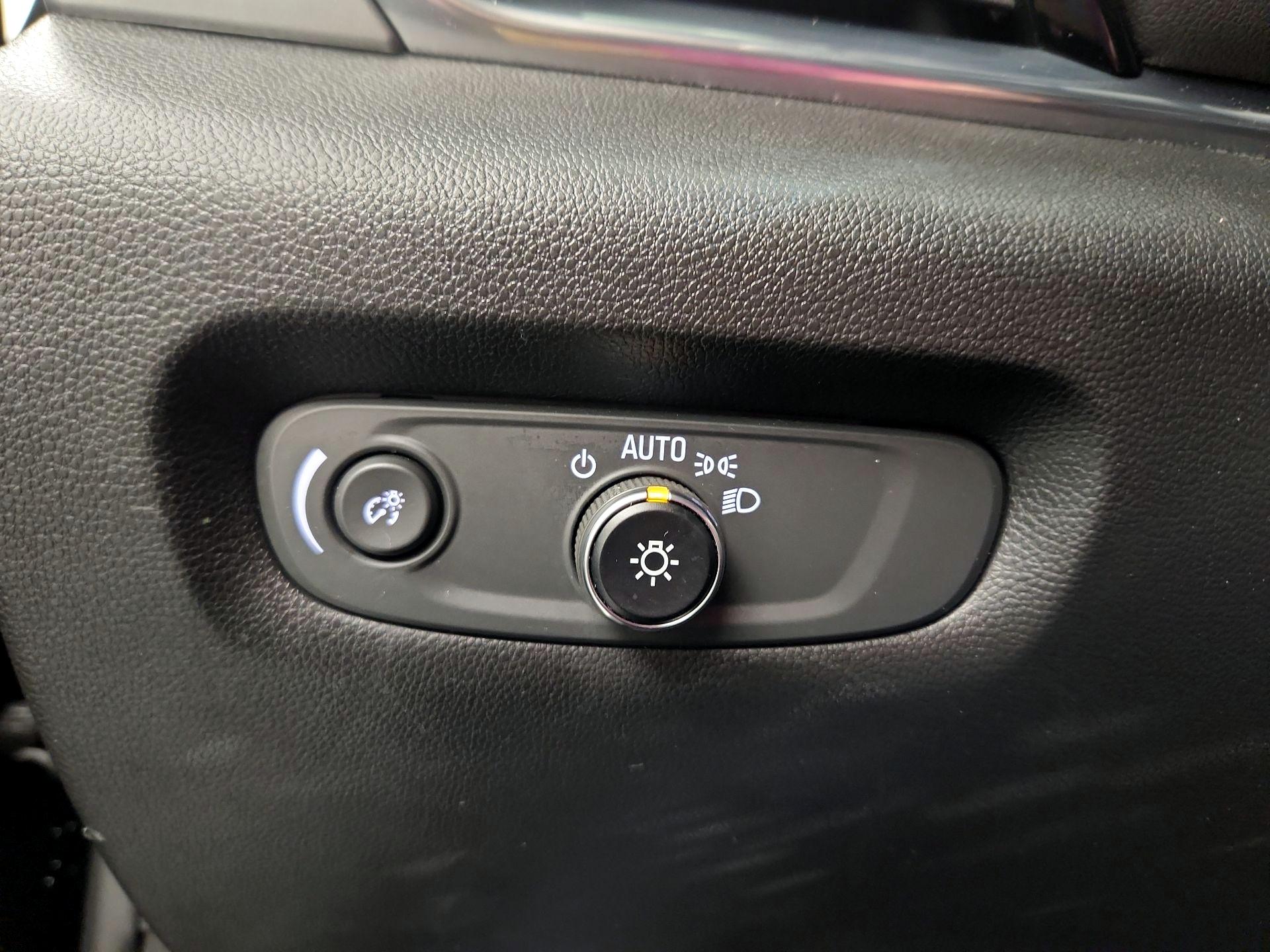 Thumbnail: 2023 Chevrolet Traverse - 11