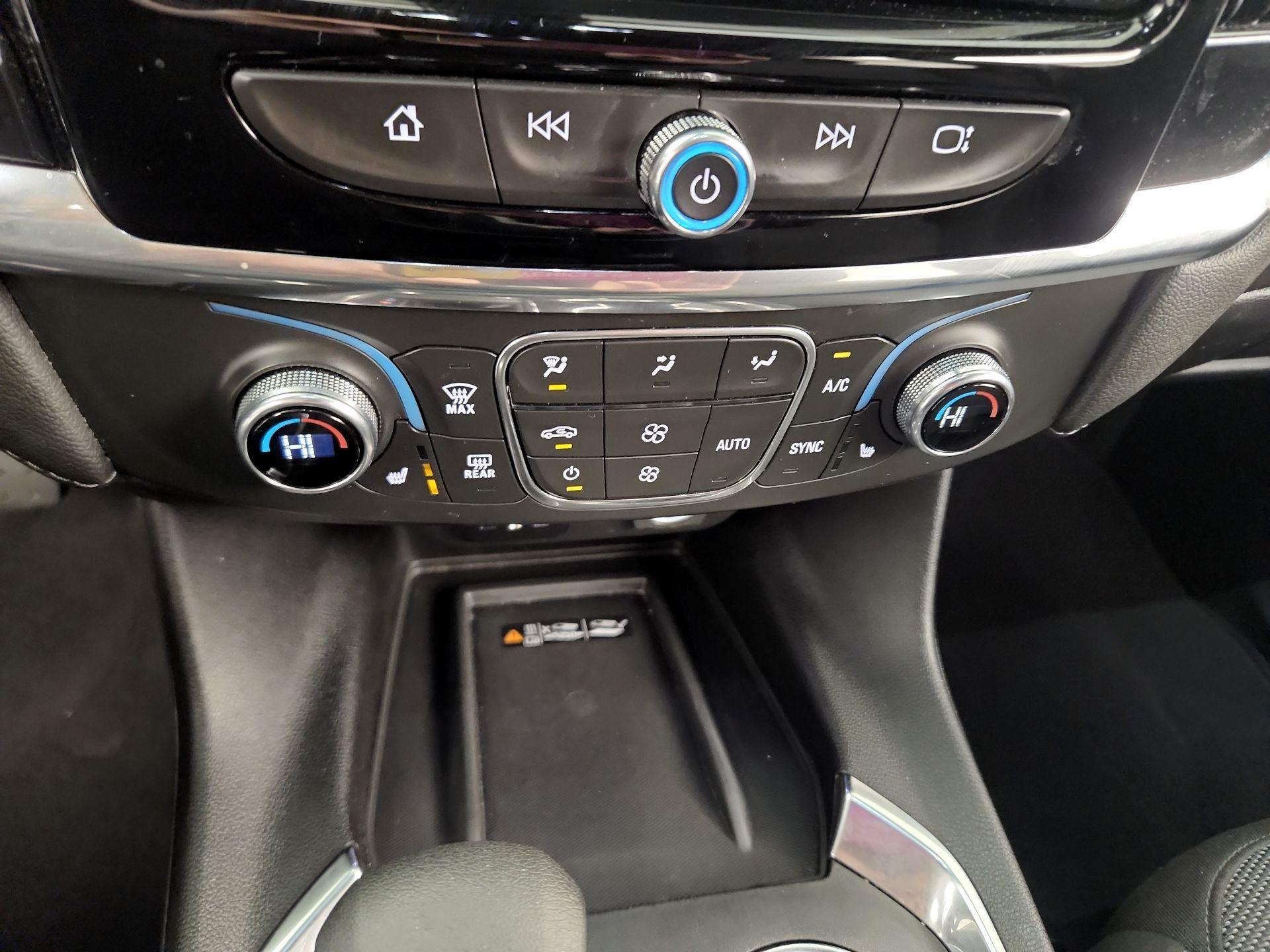 Thumbnail: 2023 Chevrolet Traverse - 14