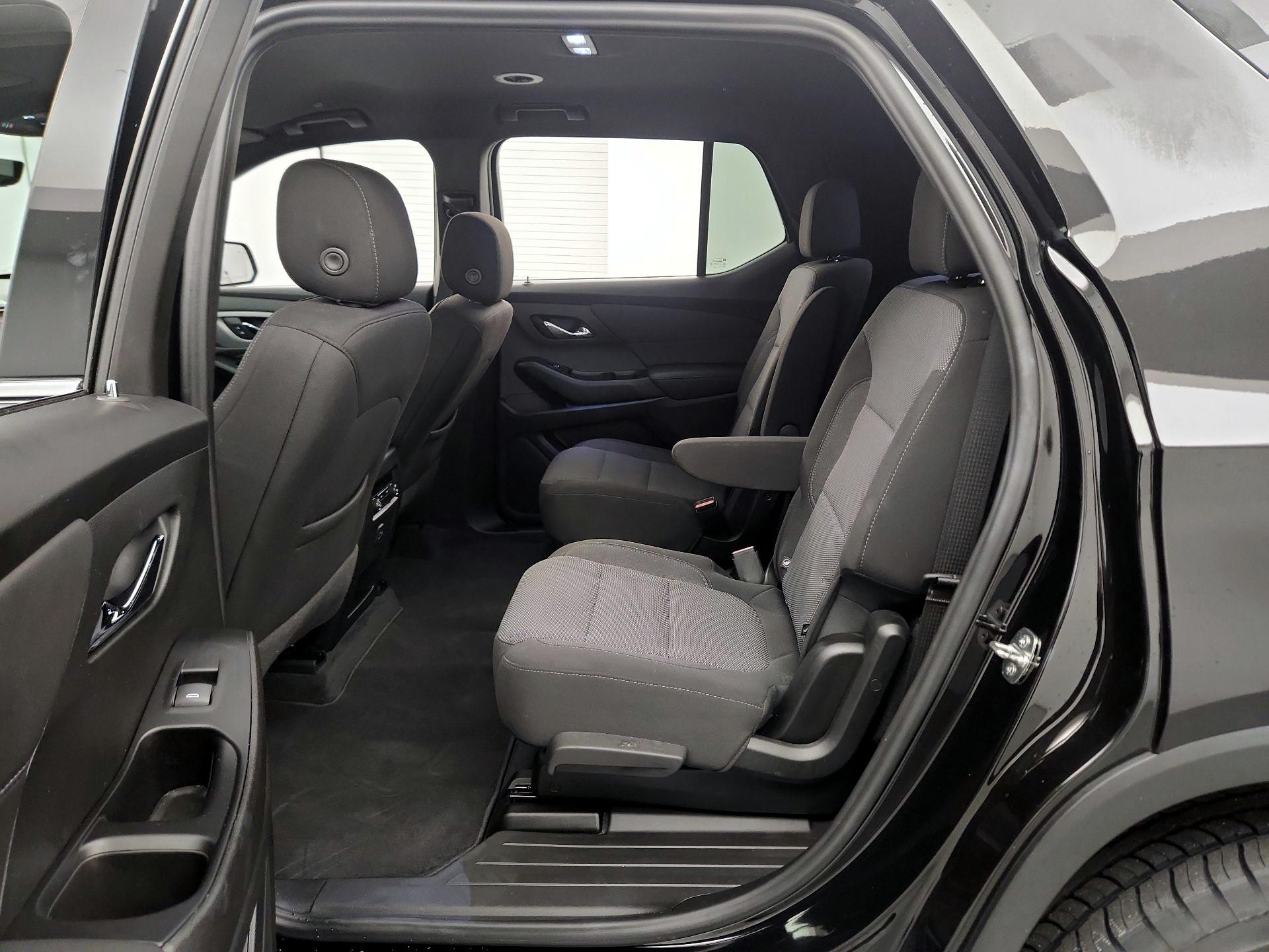 Thumbnail: 2023 Chevrolet Traverse - 17