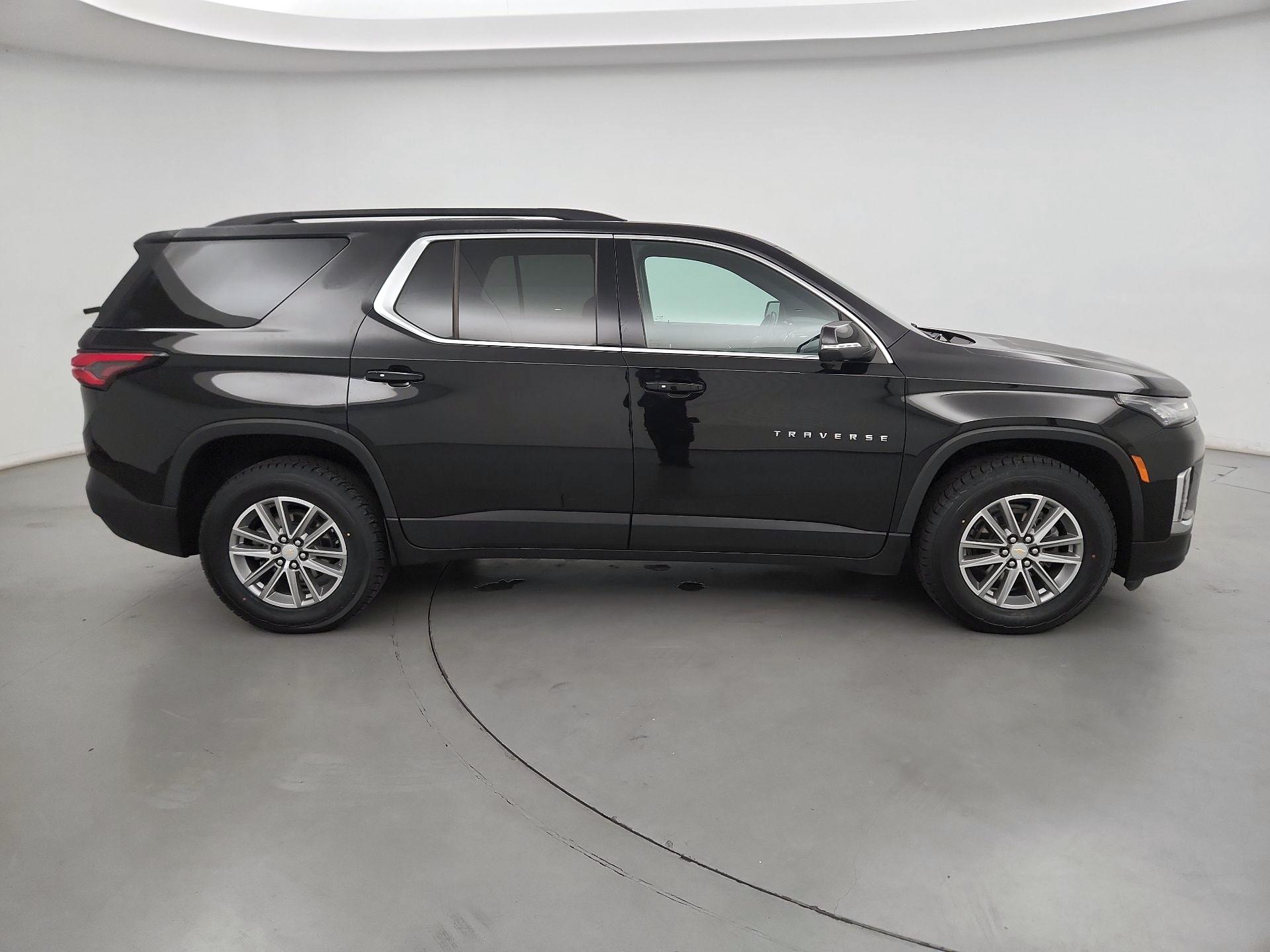 Thumbnail: 2023 Chevrolet Traverse - 4