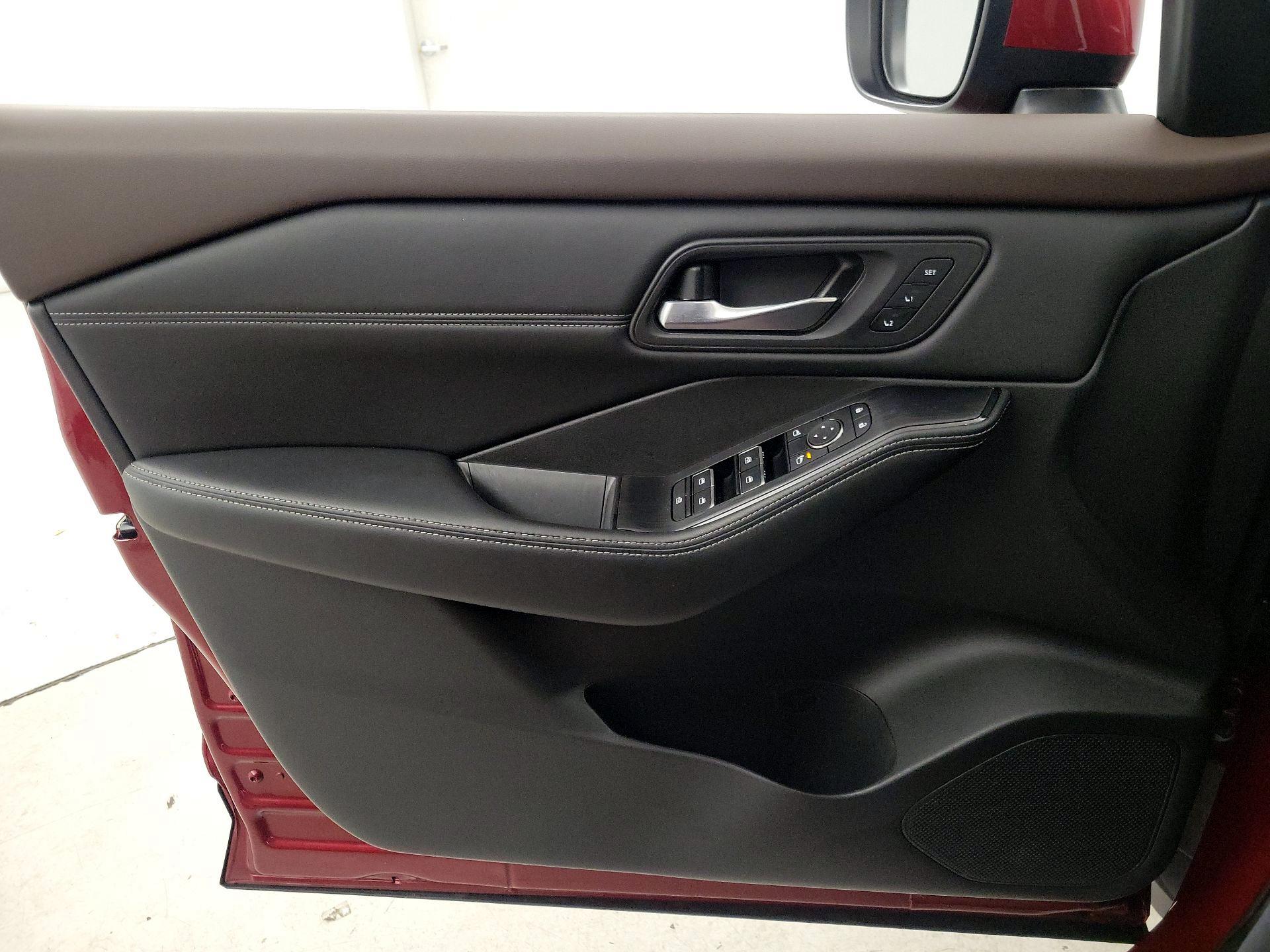 Thumbnail: 2023 Nissan Rogue - 12