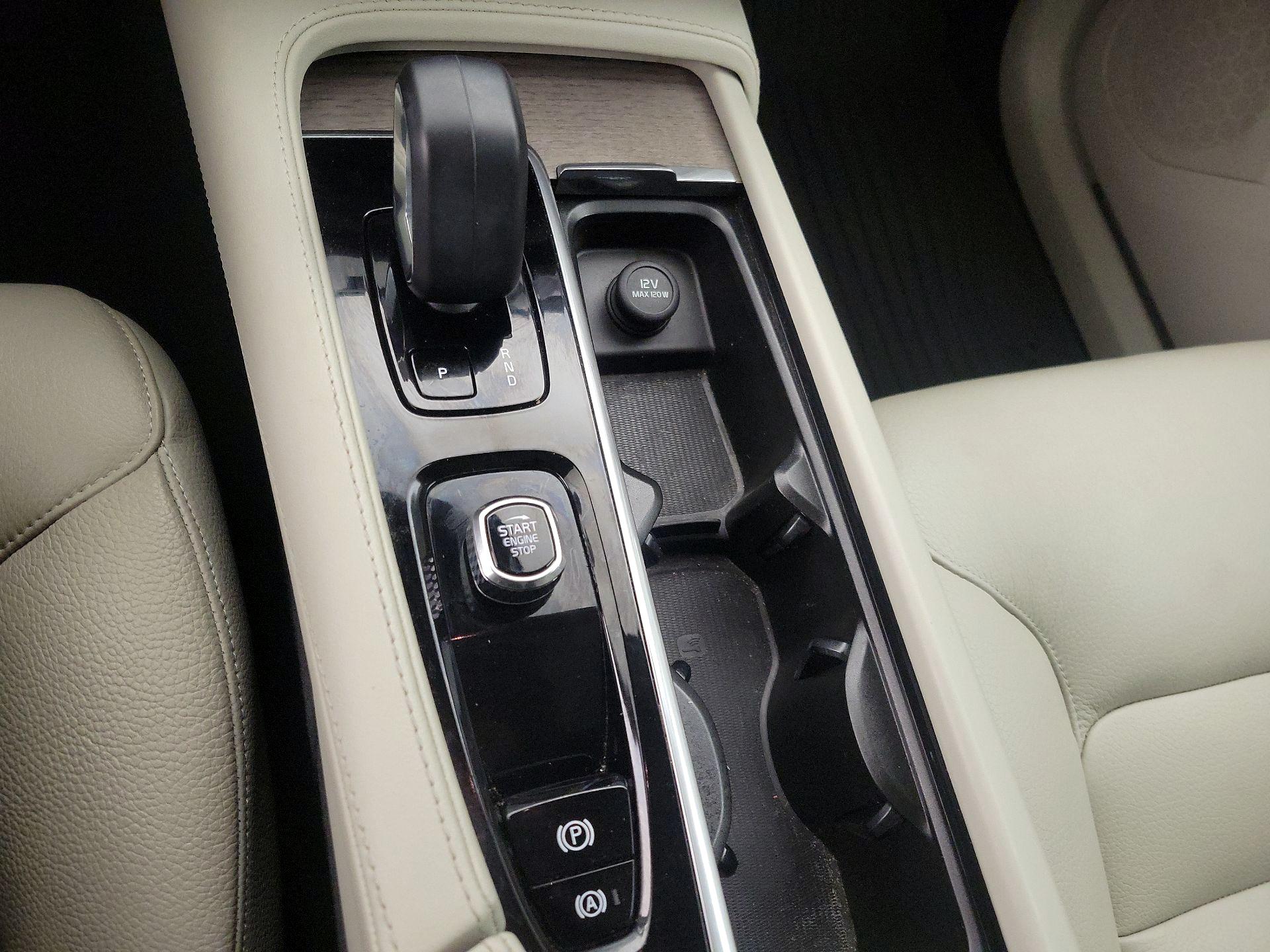 Thumbnail: 2023 Volvo XC90 - 17