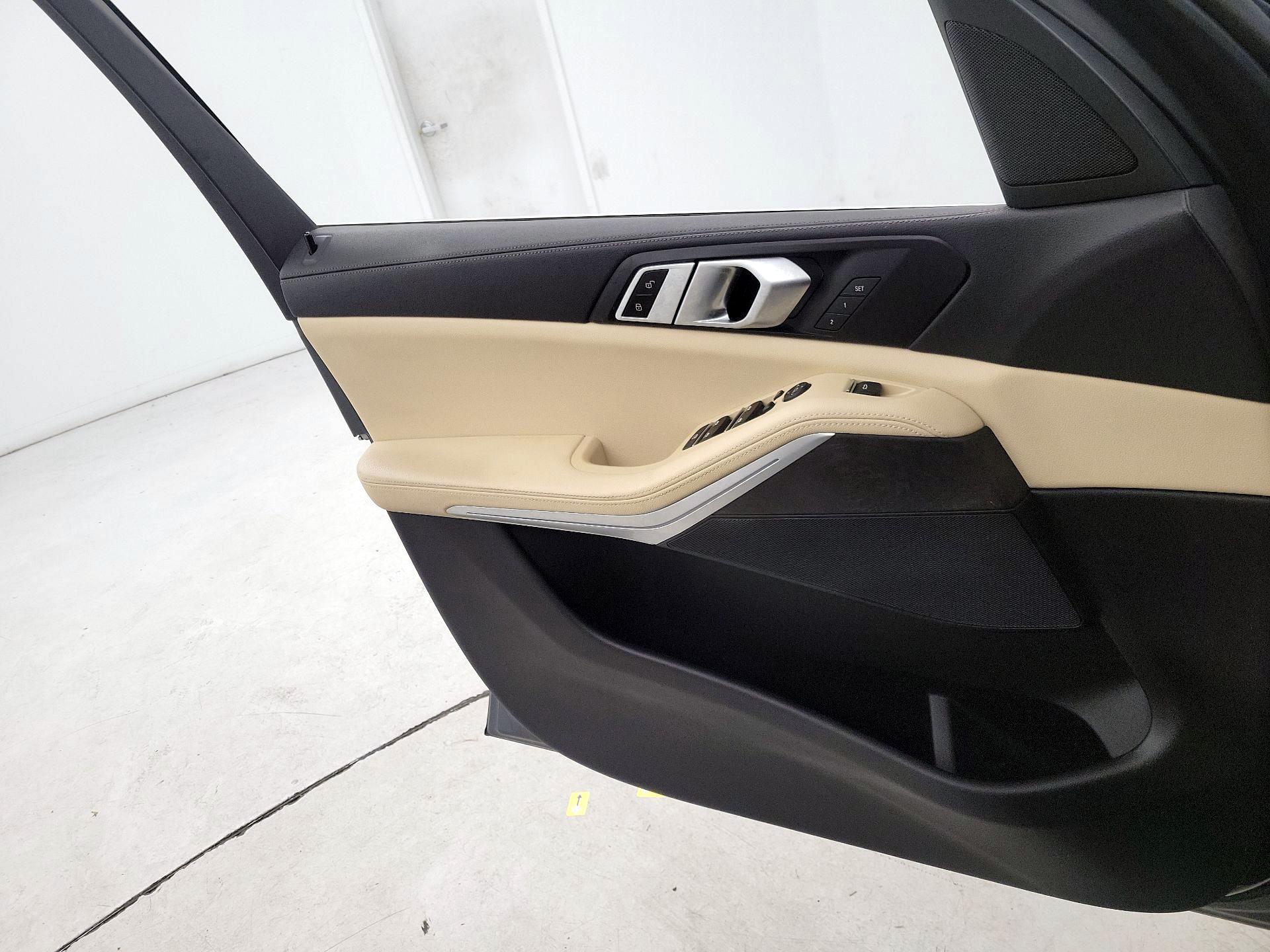 Thumbnail: 2022 BMW X5 - 12