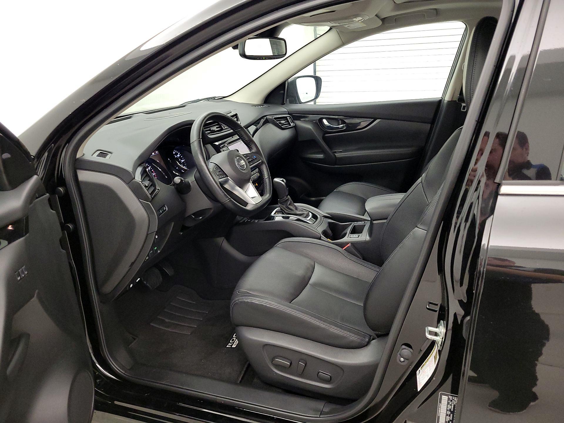 Thumbnail: 2022 Nissan Rogue Sport - 11