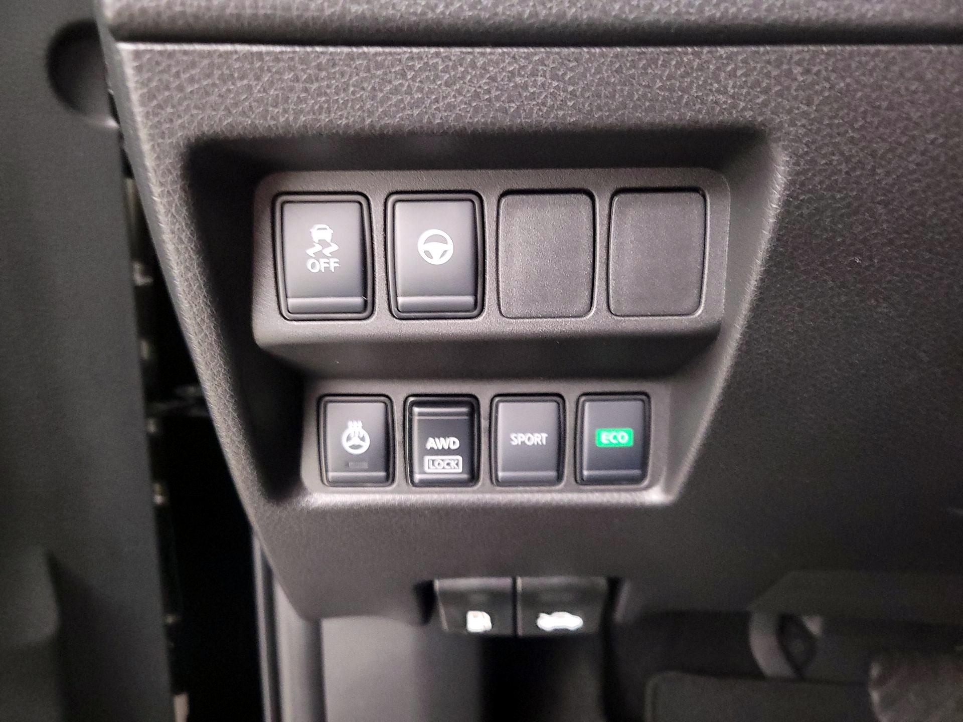 Thumbnail: 2022 Nissan Rogue Sport - 13