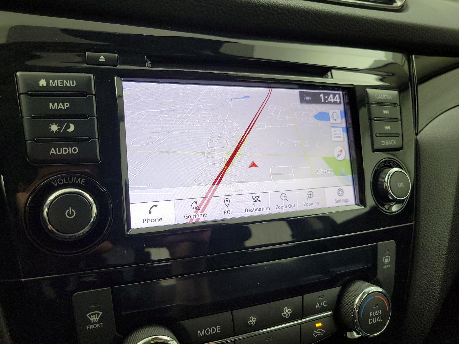 Thumbnail: 2022 Nissan Rogue Sport - 14