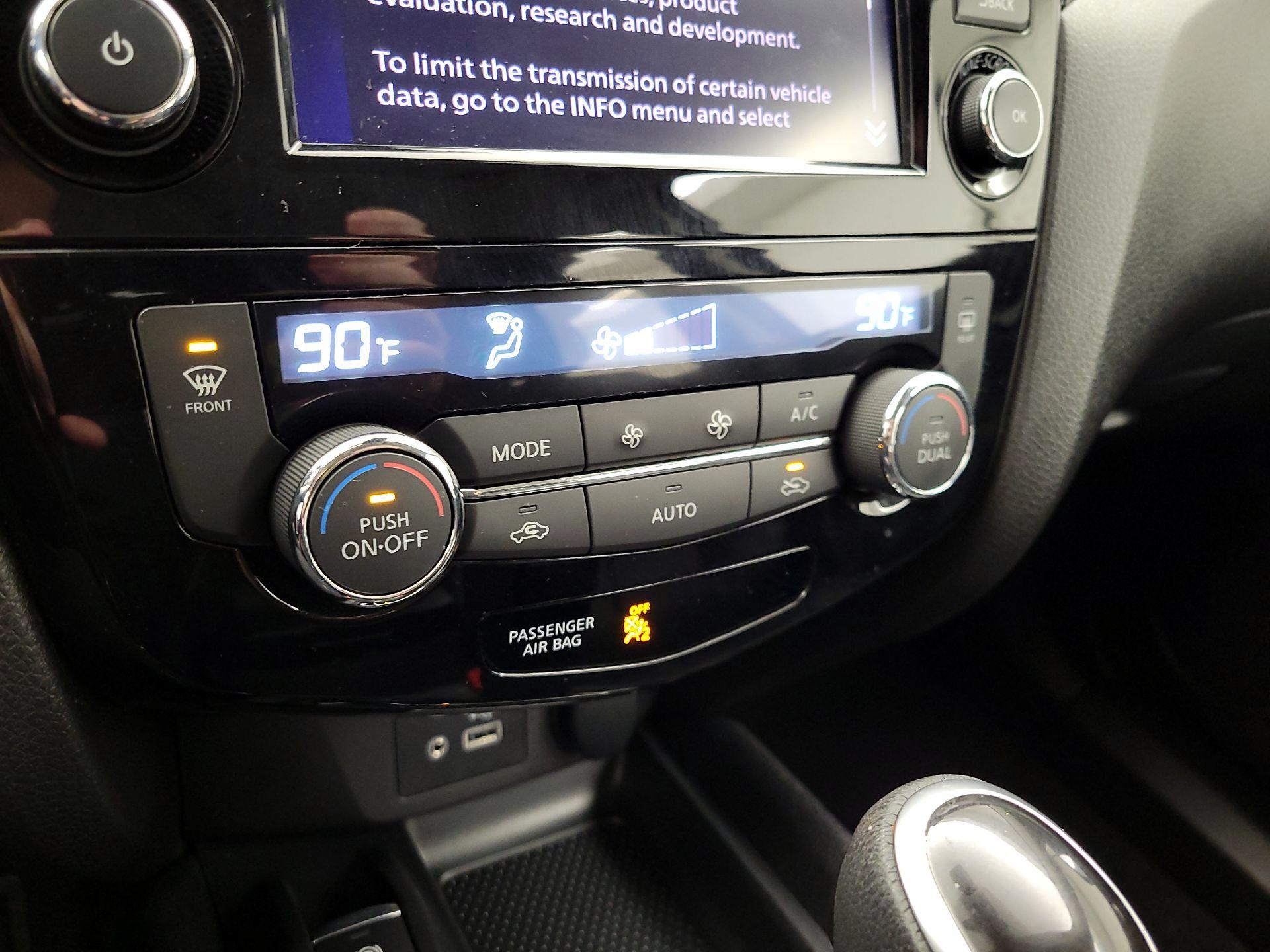 Thumbnail: 2022 Nissan Rogue Sport - 17