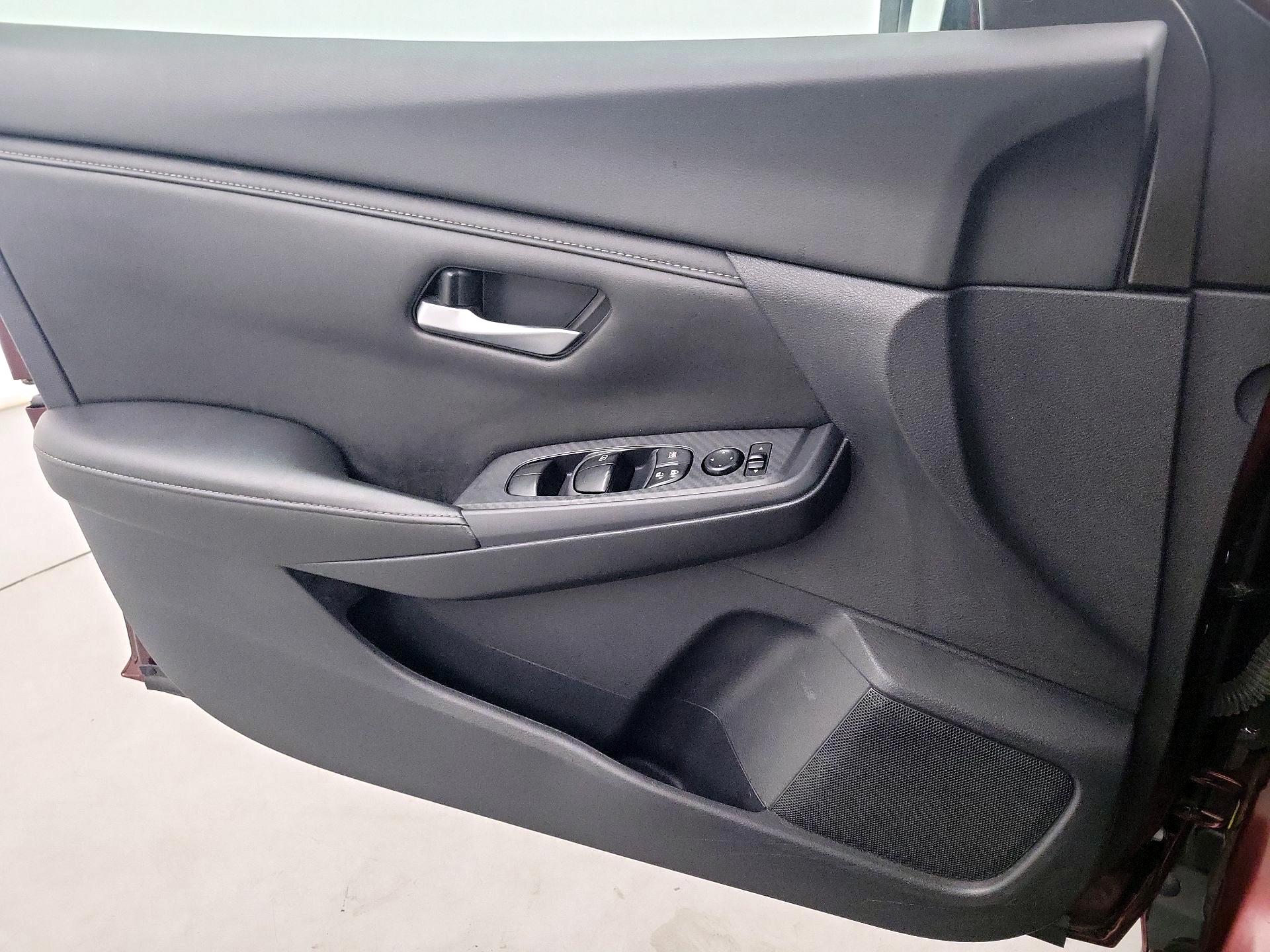 Thumbnail: 2022 Nissan Sentra - 10