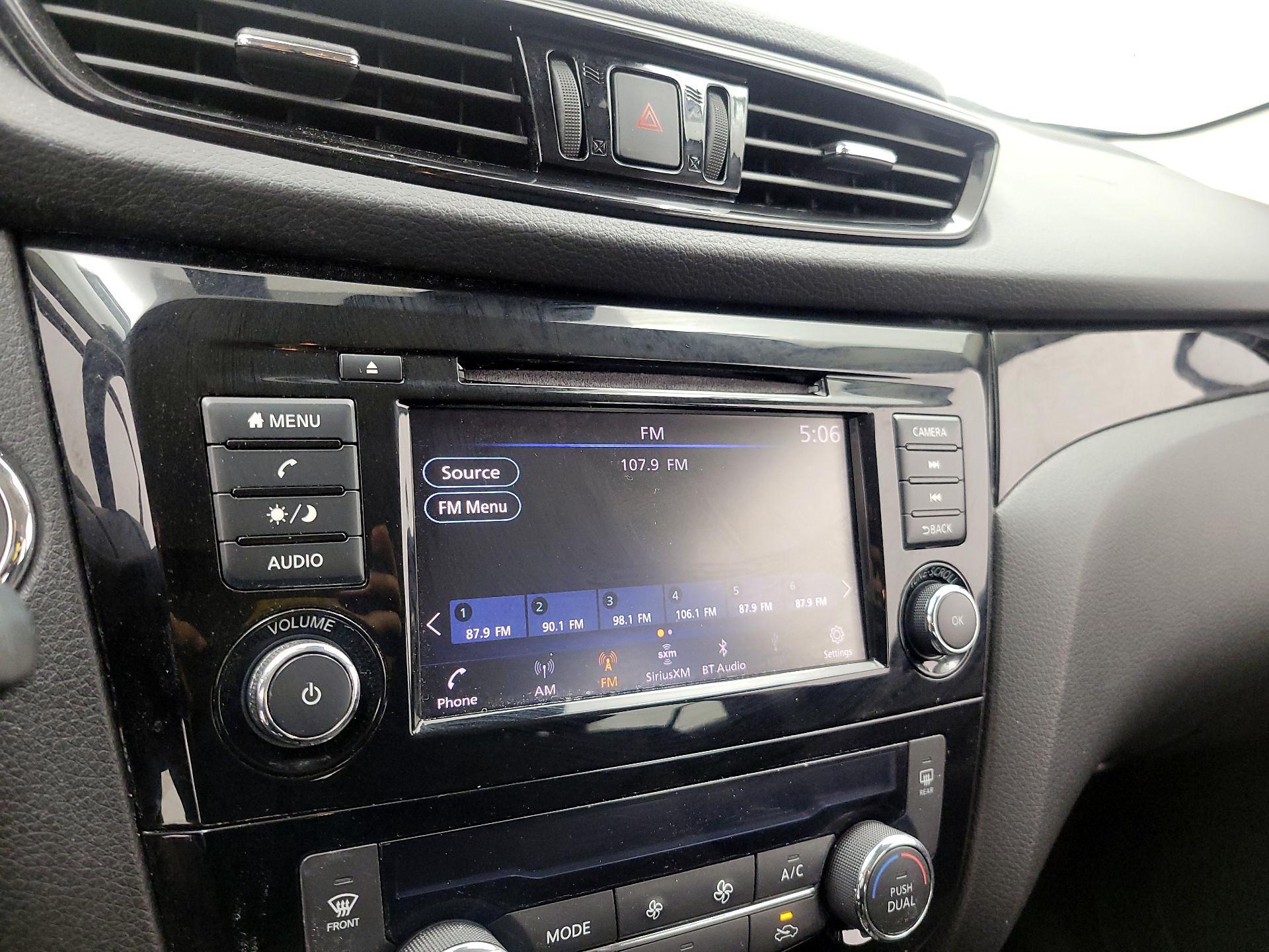 Thumbnail: 2022 Nissan Rogue Sport - 15