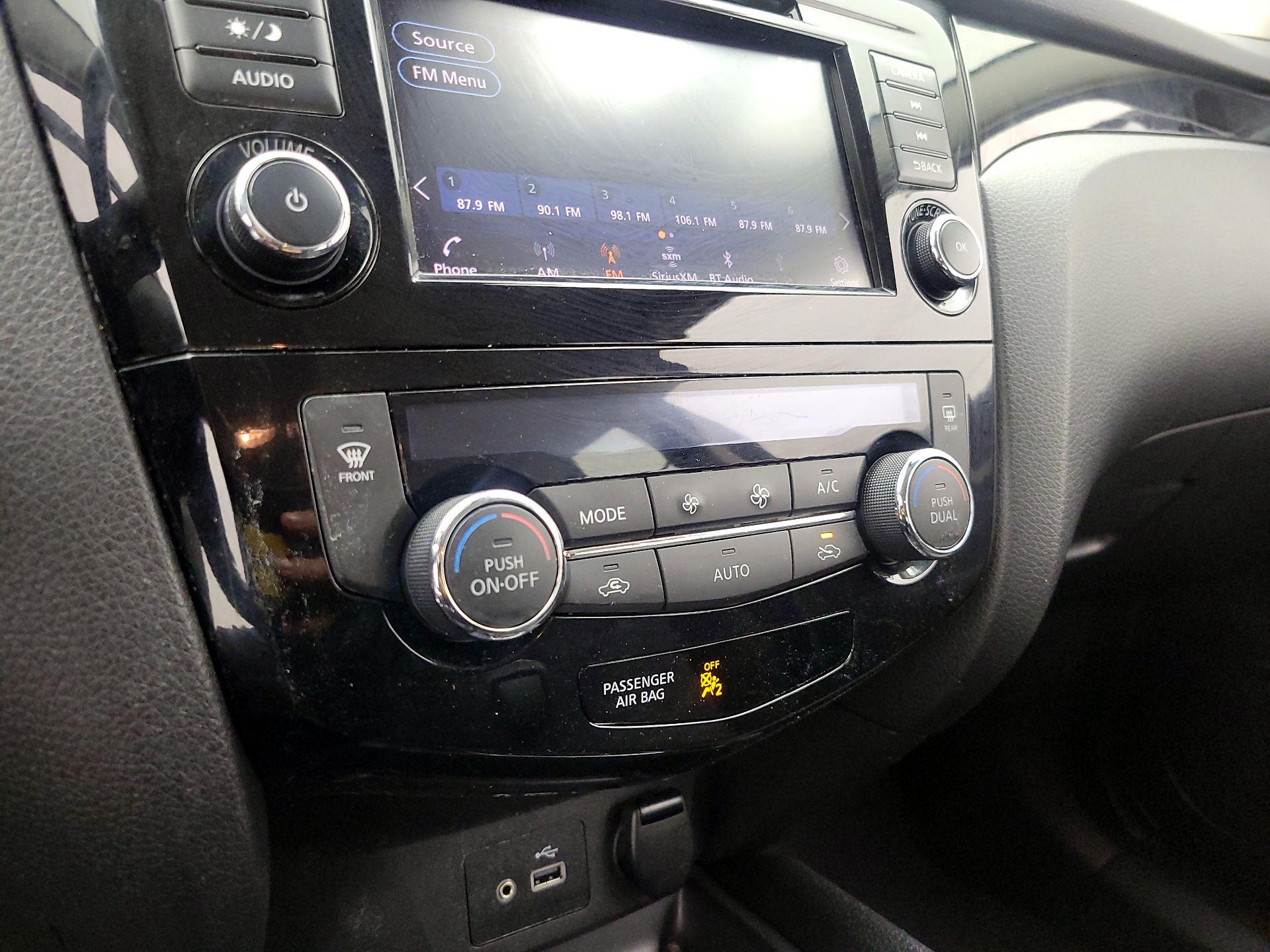 Thumbnail: 2022 Nissan Rogue Sport - 16