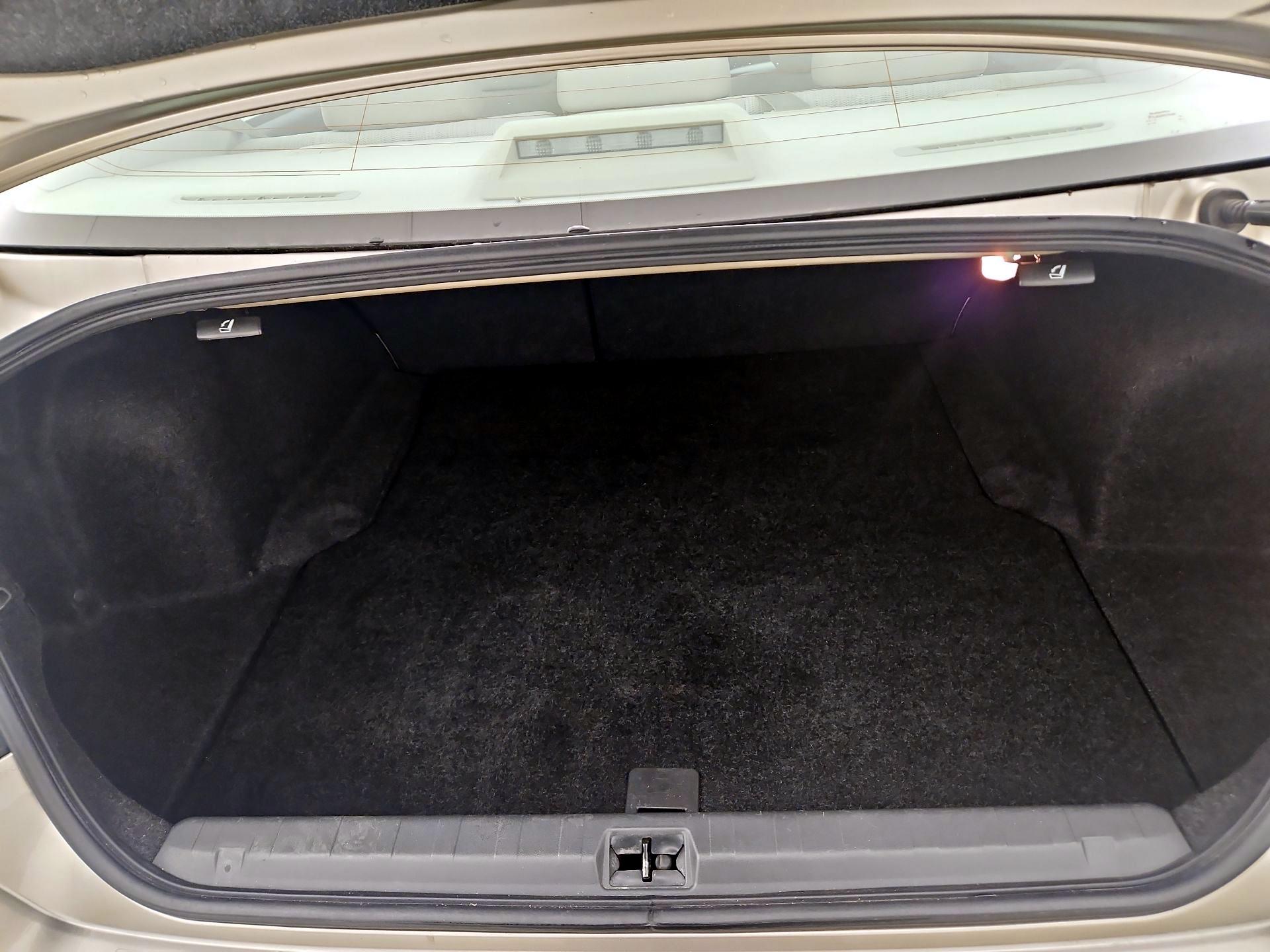 Thumbnail: 2014 Subaru Legacy - 19