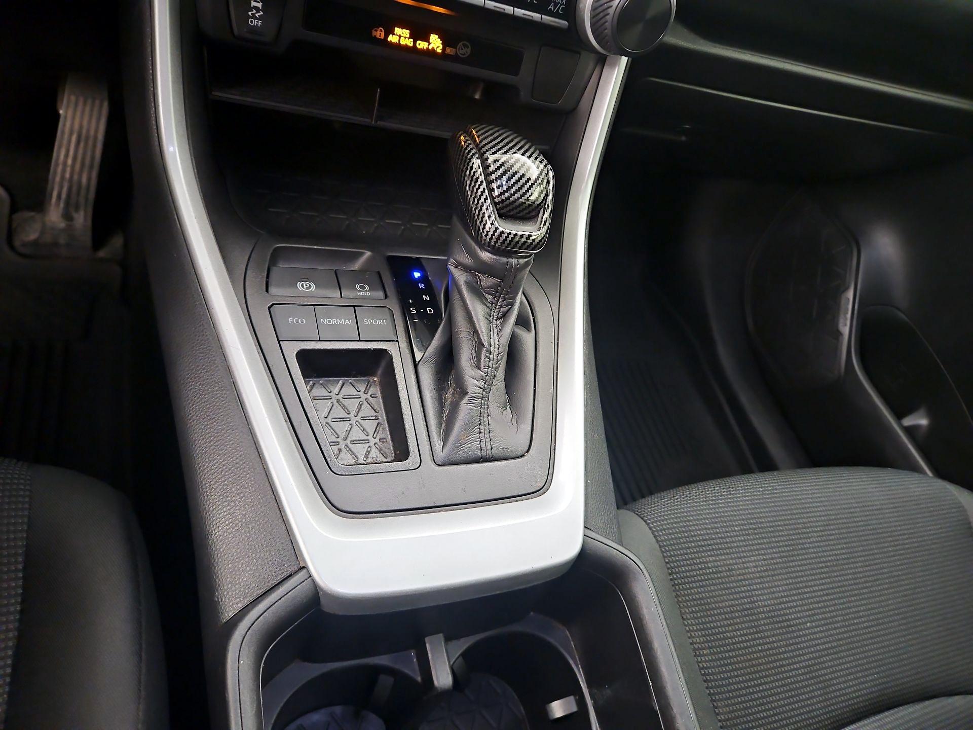 Thumbnail: 2023 Toyota RAV4 - 17