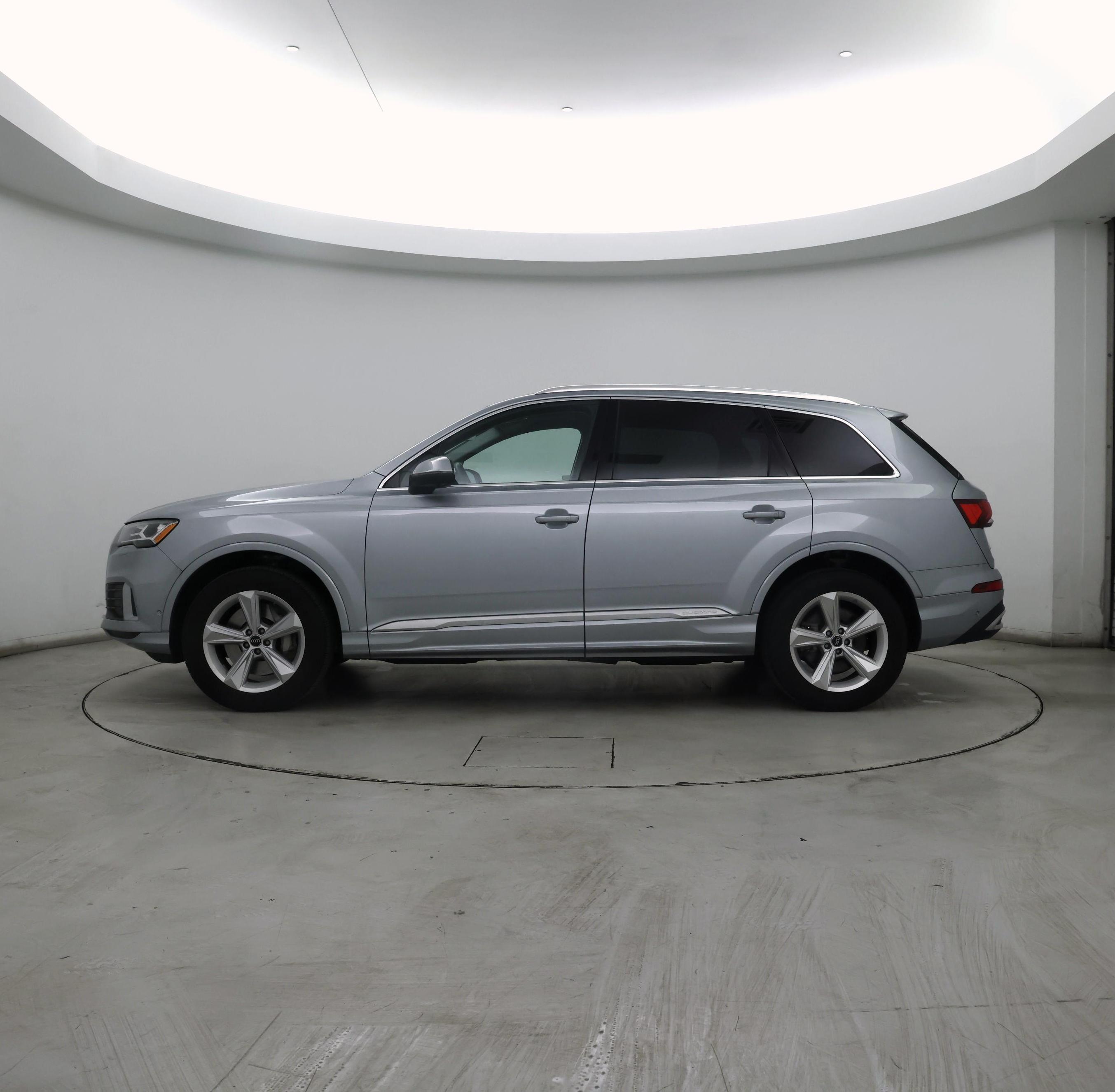 Thumbnail: 2023 Audi Q7 - 3