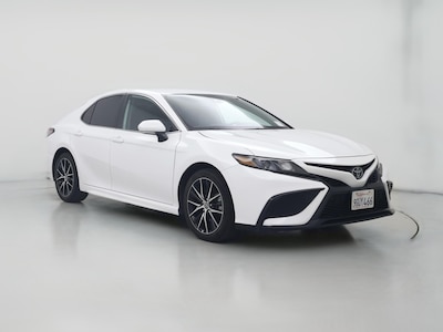 White 2023 Toyota Camry SE