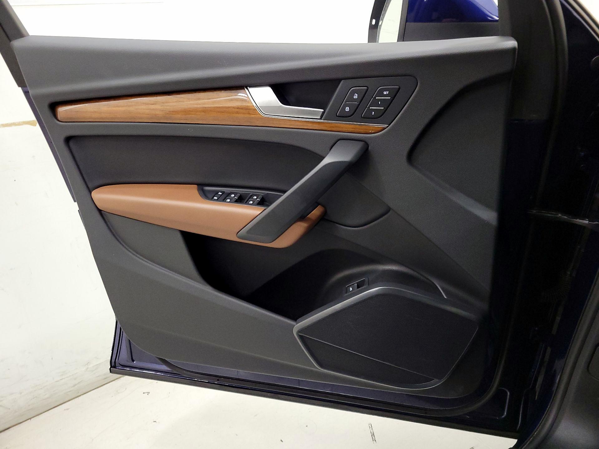 Thumbnail: 2022 Audi Q5 - 12