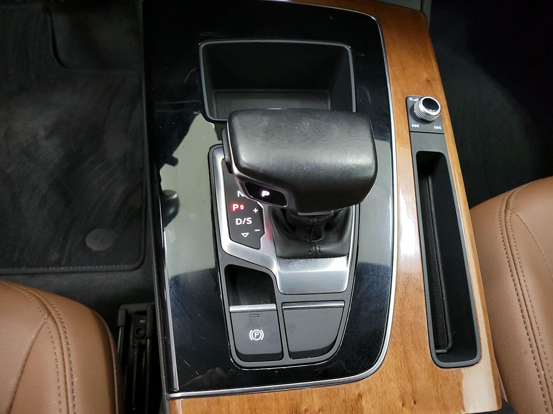 Thumbnail: 2022 Audi Q5 - 17