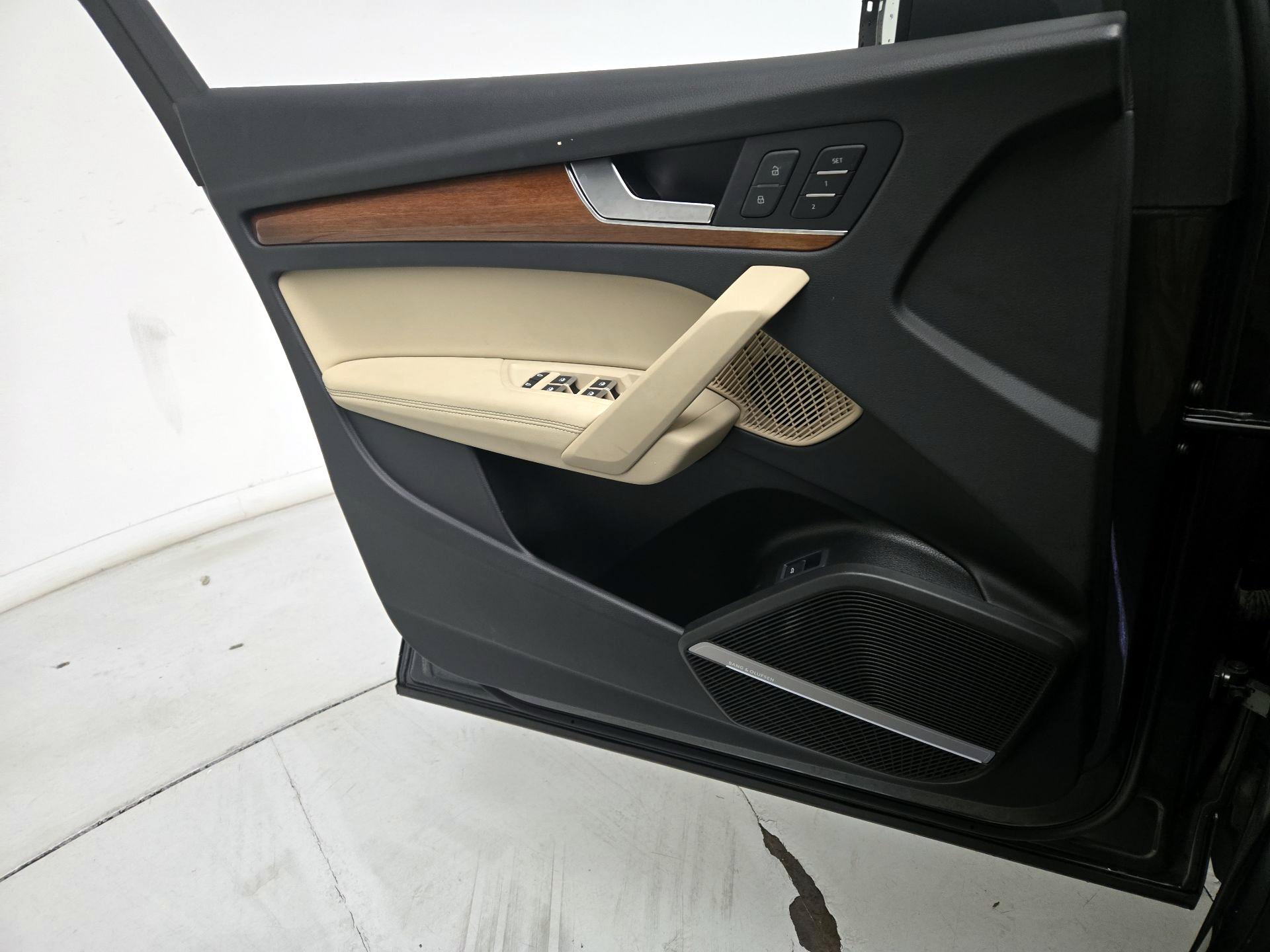 Thumbnail: 2022 Audi Q5 - 12