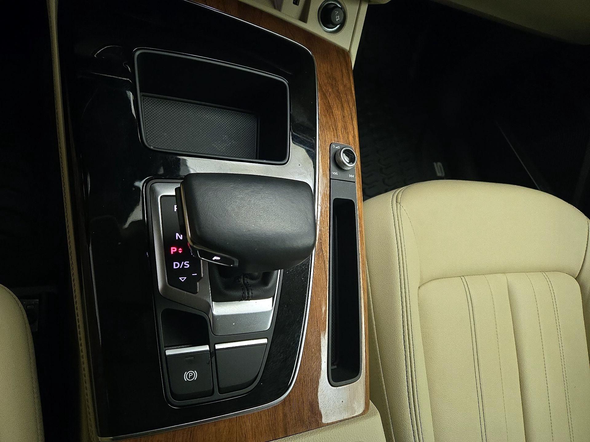 Thumbnail: 2022 Audi Q5 - 18