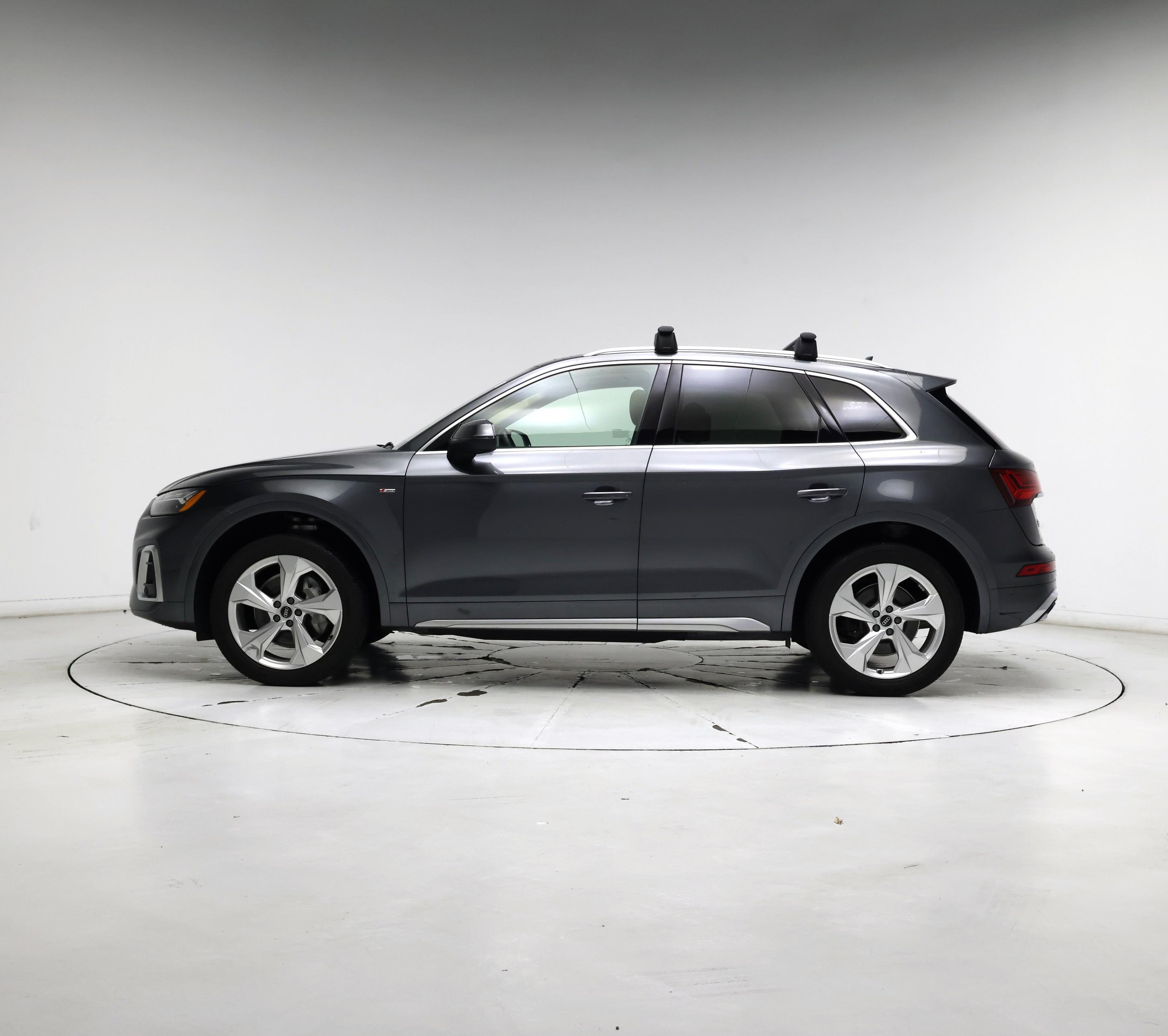 Thumbnail: 2022 Audi Q5 - 3