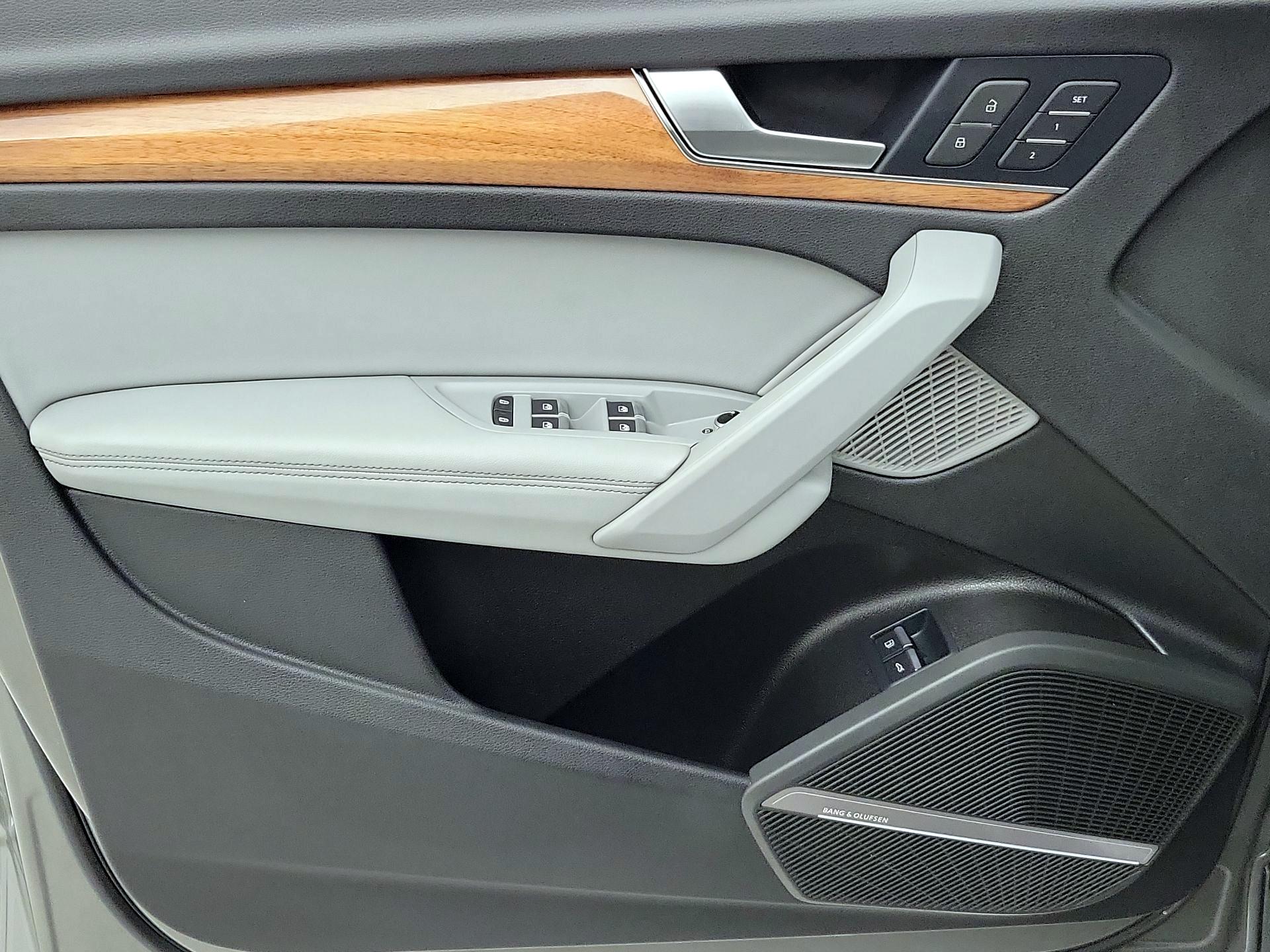 Thumbnail: 2023 Audi Q5 - 12