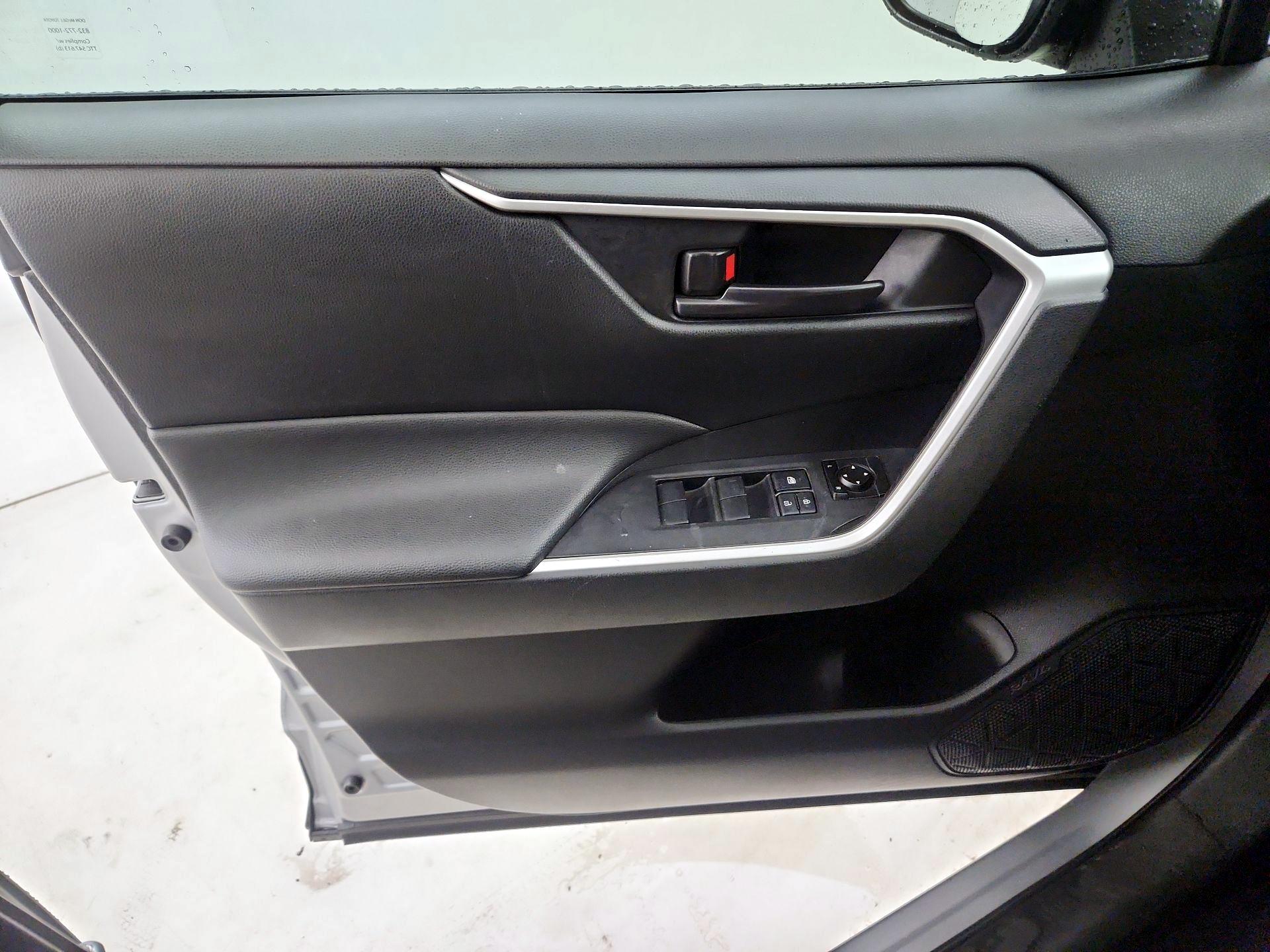 Thumbnail: 2023 Toyota RAV4 - 12